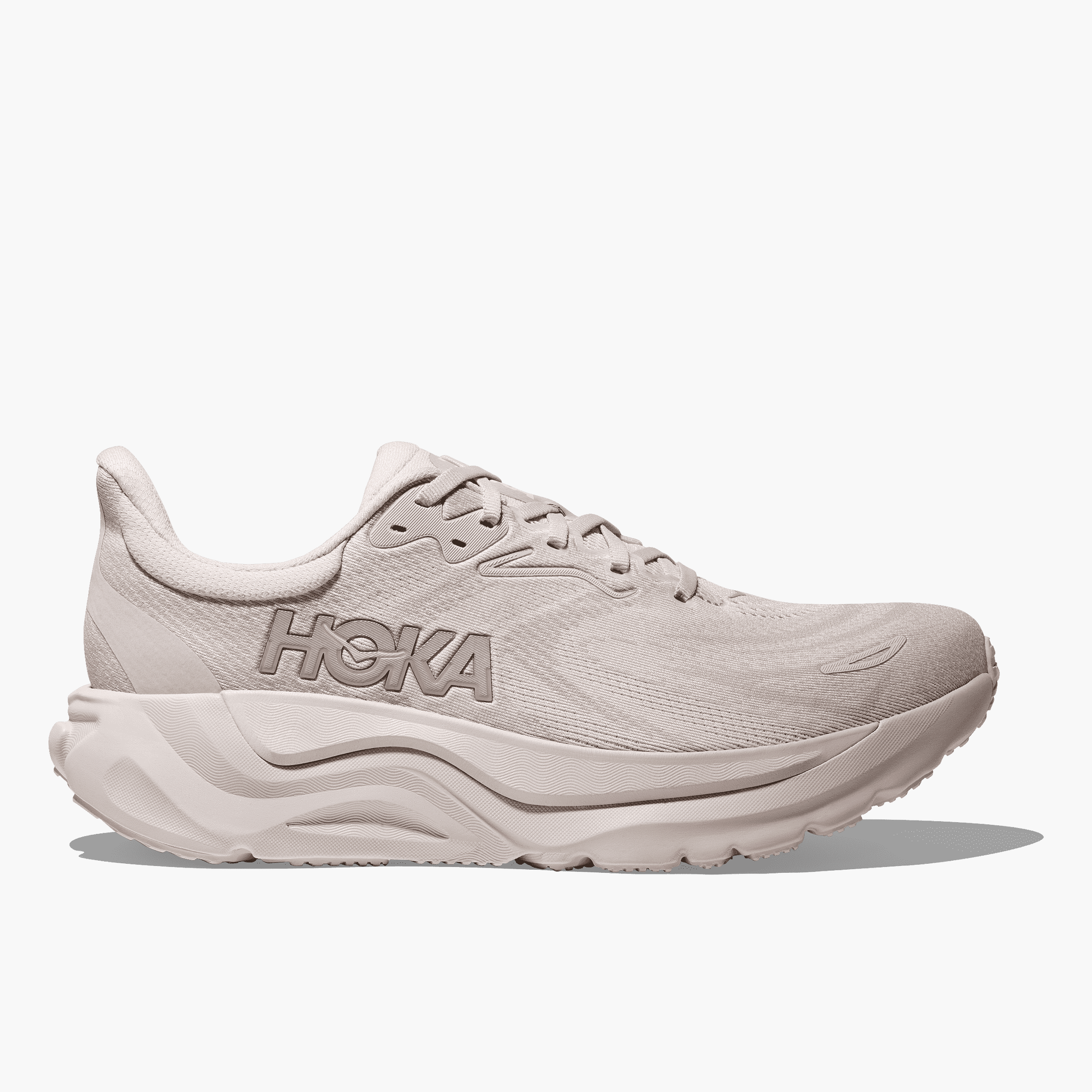 Lateral angle shot of Men's Arahi 8 in Grout / Putty