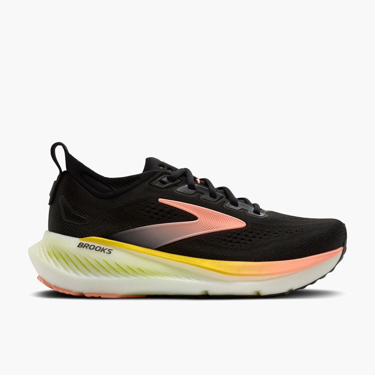 Lateral angle shot of Women's Glycerin 23 in Black / Peach / Nightlife