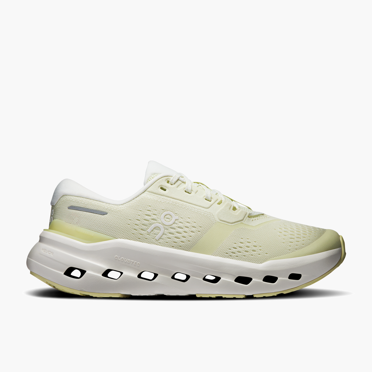 Lateral angle shot of Women's Cloudrunner 3 in Seedling | Ivory