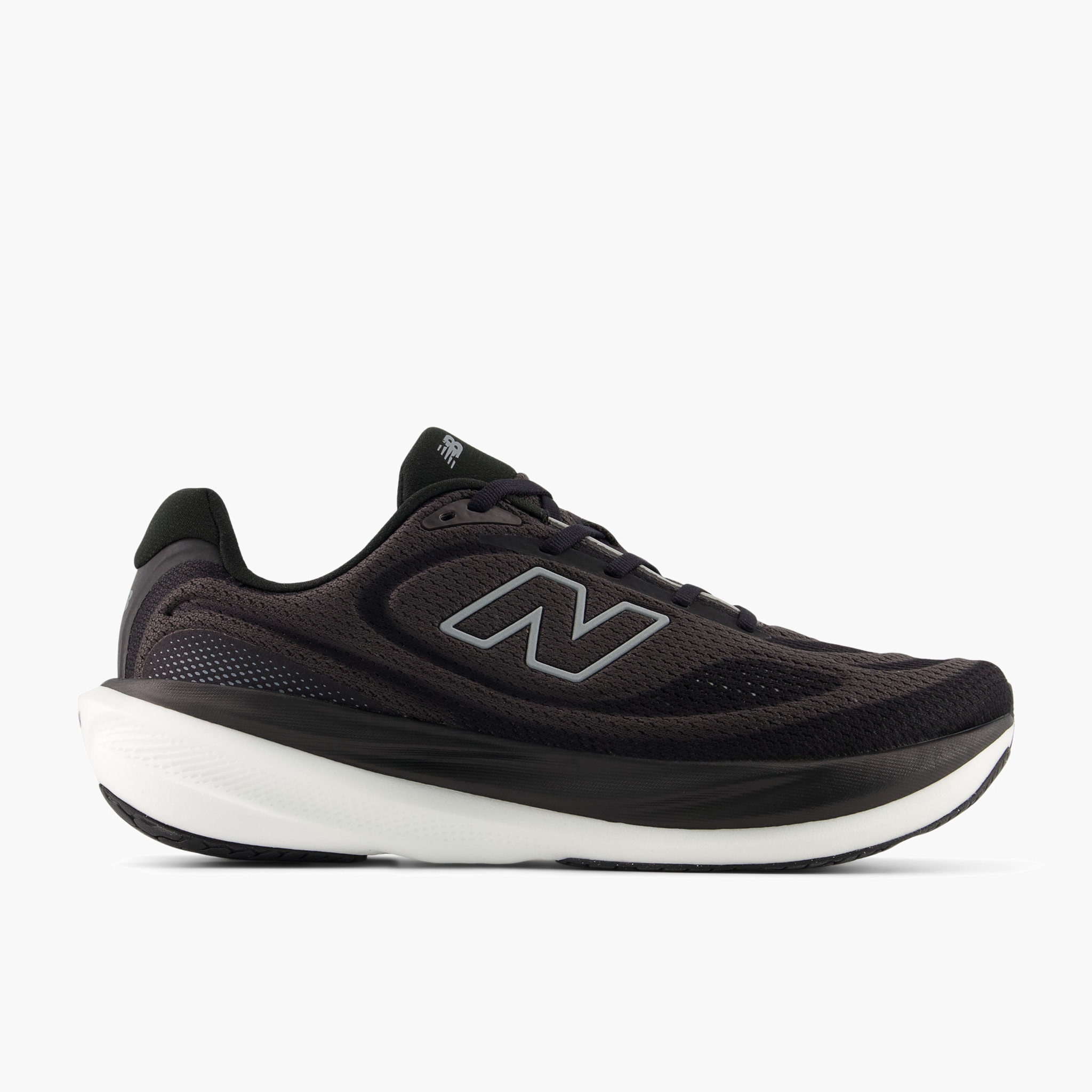 Lateral angle shot of Men's 1080 v15 in Black / Slategrey / Fadedblack
