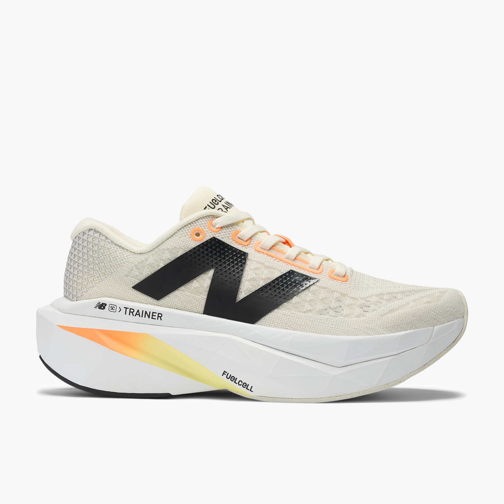 Lateral angle shot of Women's Supercomp Trainer v3 in Angora