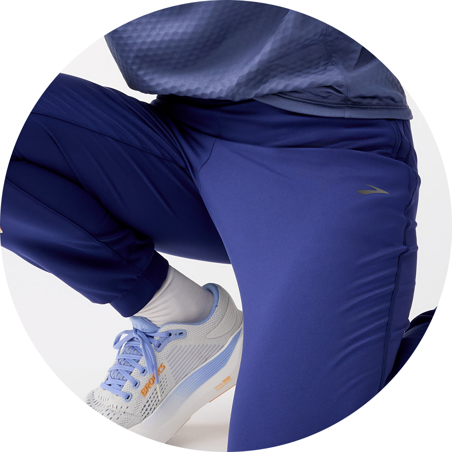 Women's Momentum Thermal Jogger 2.0 — Optimized for cold weather
