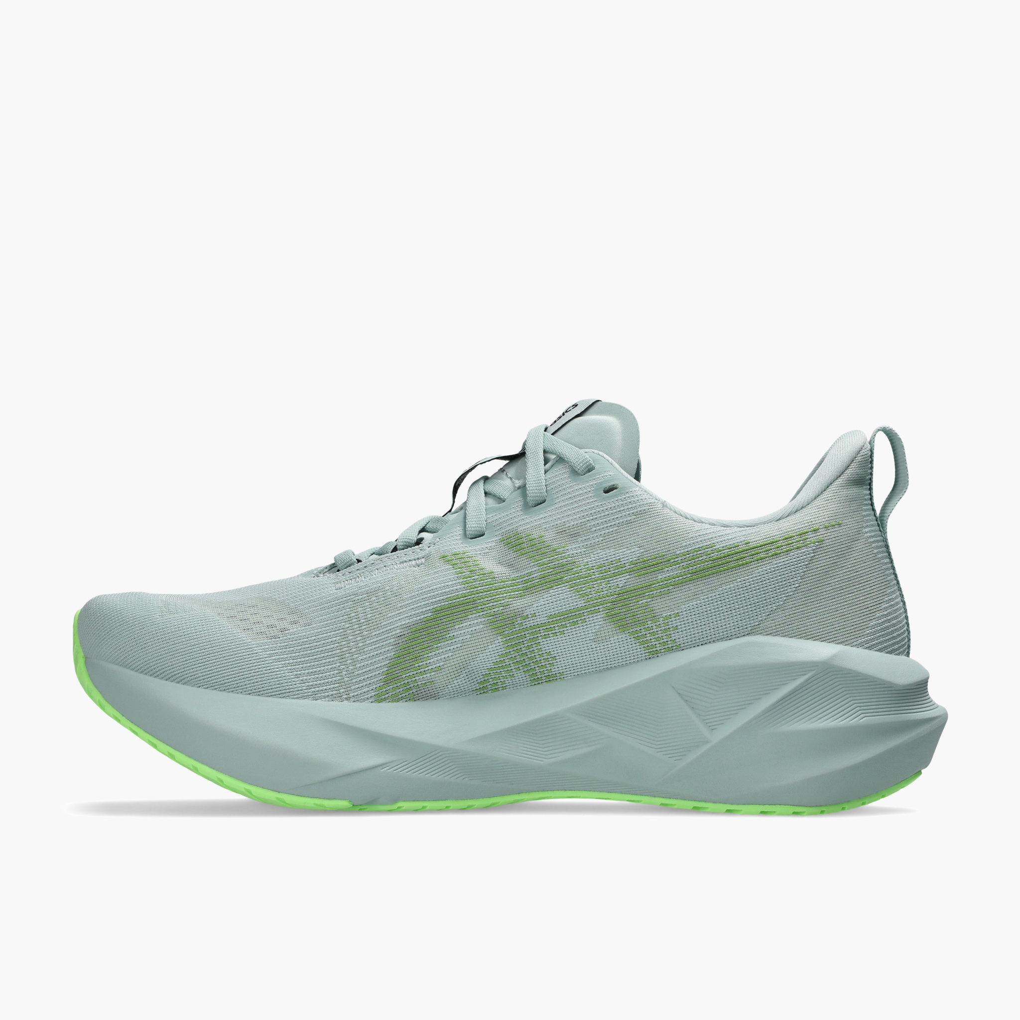 Medial angle shot of Men's Novablast 5 in Cold Moss / Light Orange