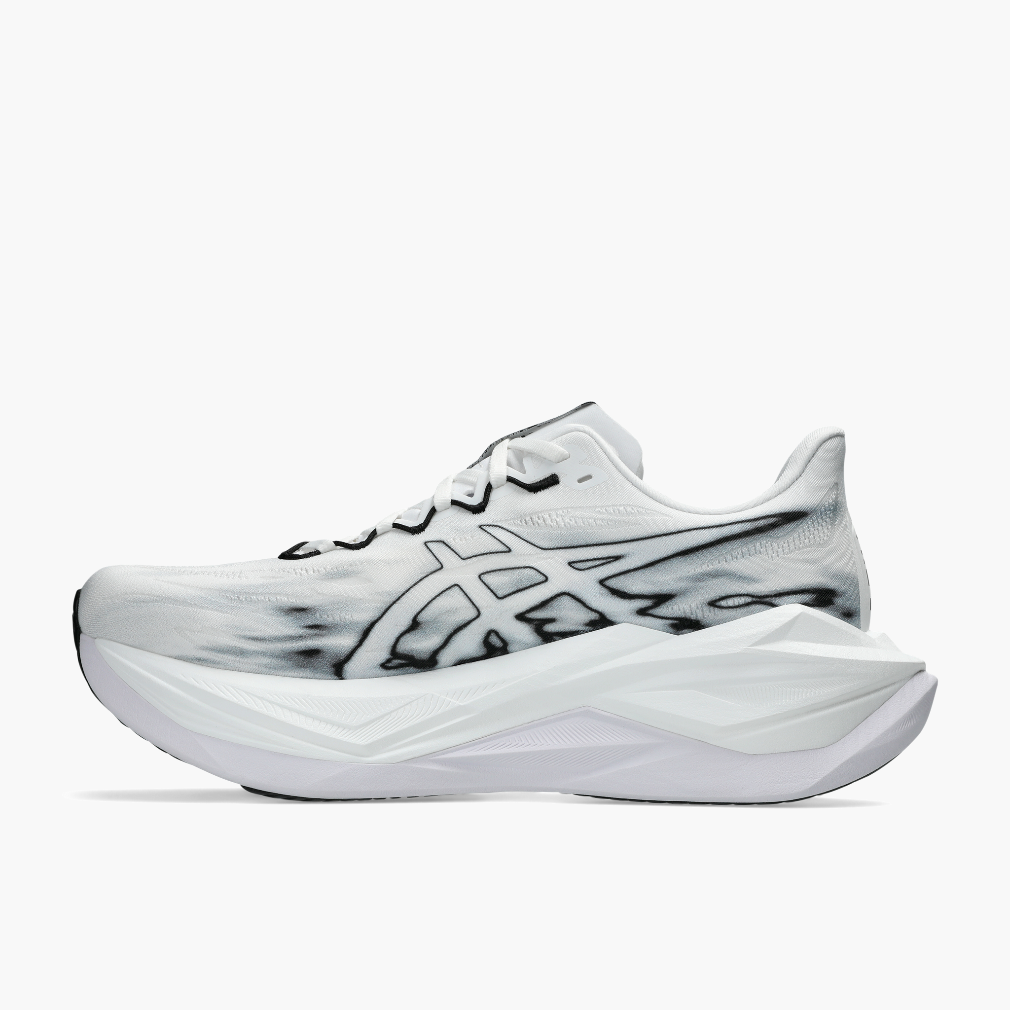 Medial angle shot of All Gender Superblast 3 in White / Black