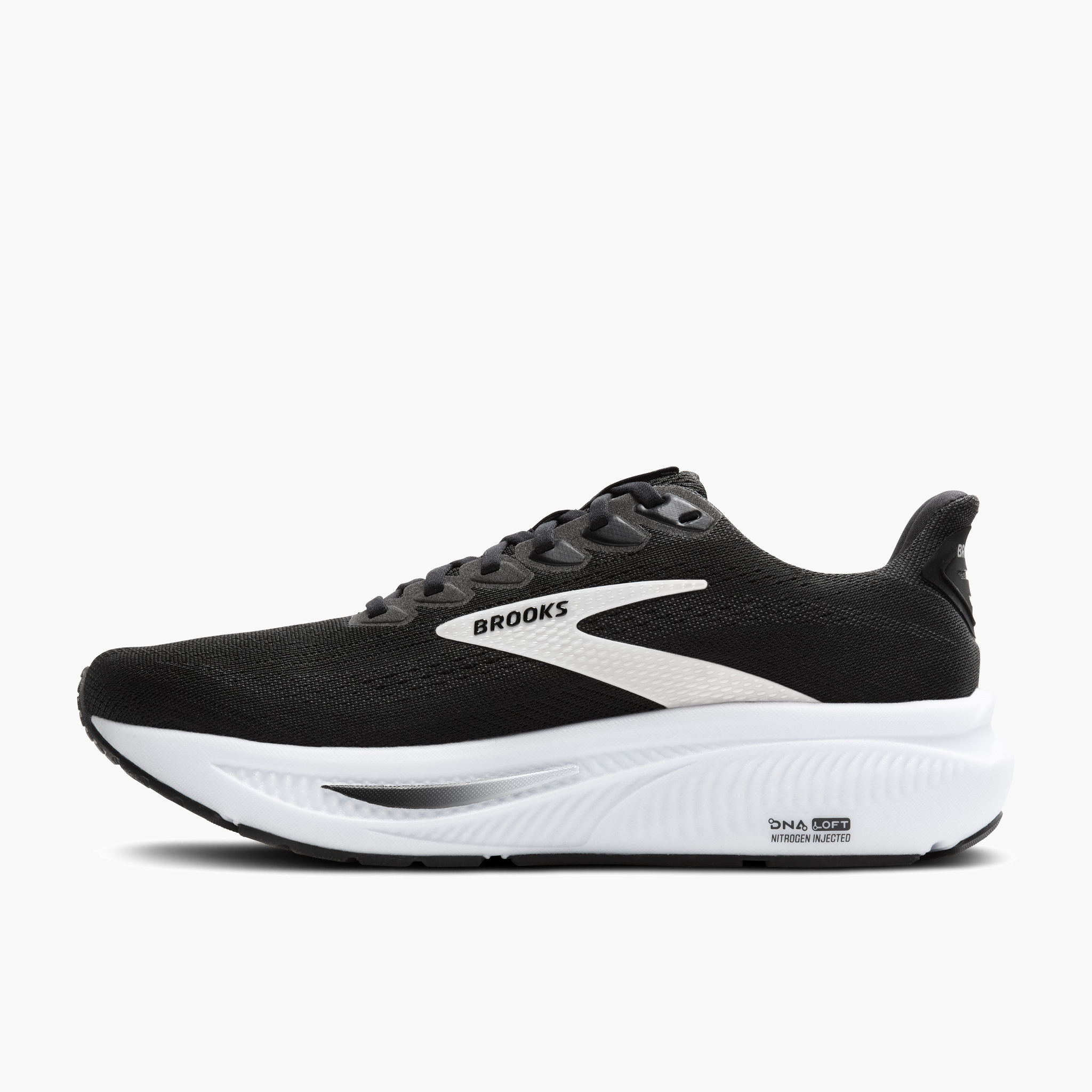 Medial angle shot of Men's Ghost 17 in Black / Grey / White