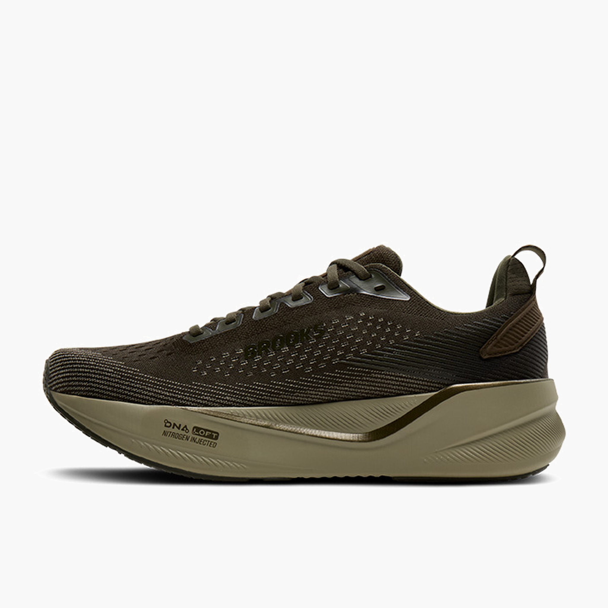 Medial angle shot of Men's Ghost Max 4 in Forest Night / Olive