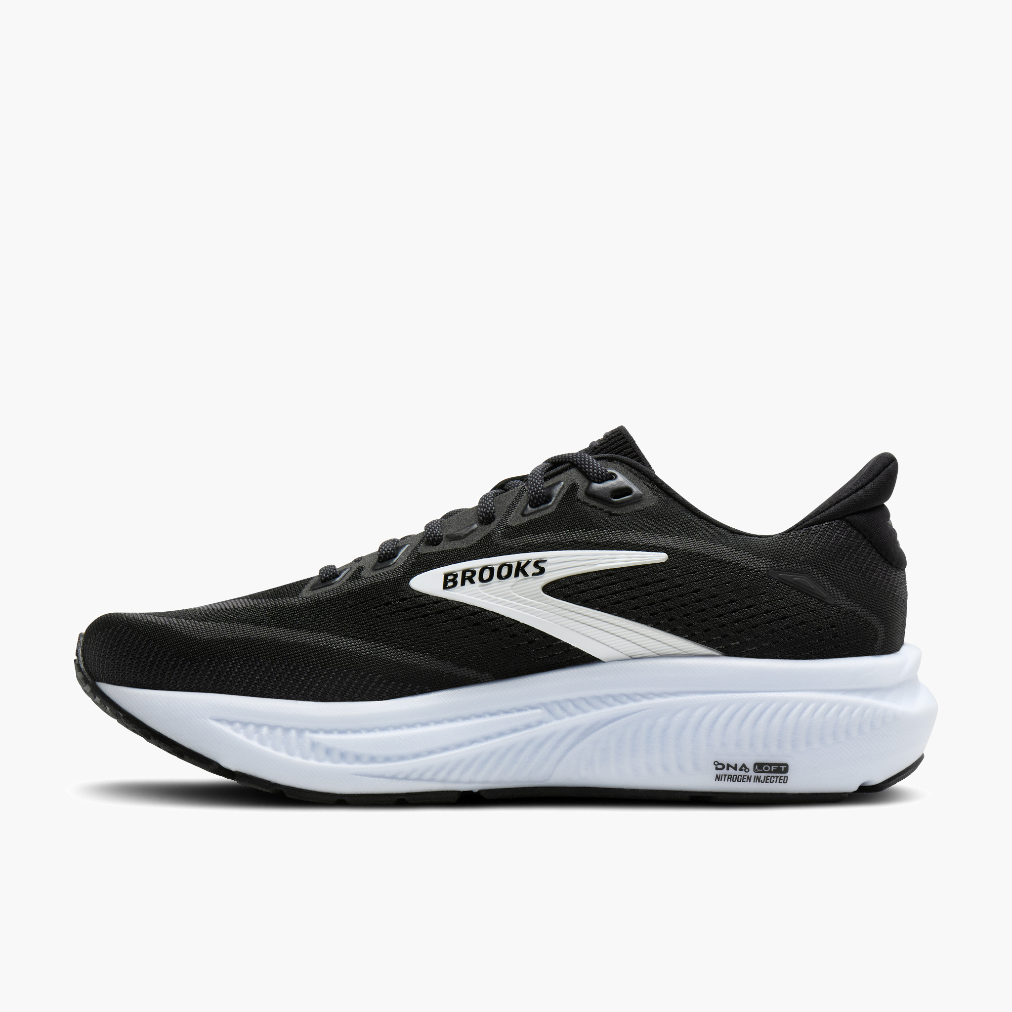 Medial angle shot of Women's Ghost 18 in Black / Grey / White