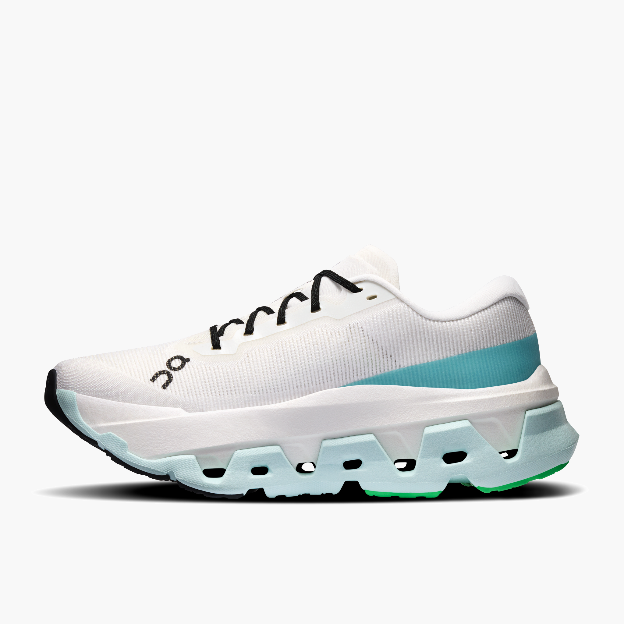 Medial angle shot of Women's Cloudmonster 3 Hyper in Ivory | Flurry