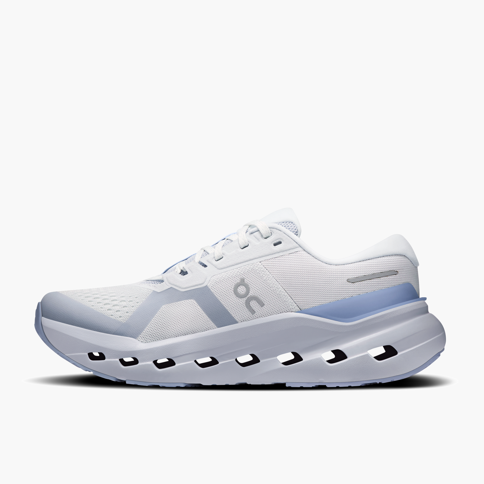 Medial angle shot of Women's Cloudrunner 3 in Heather | Marsh