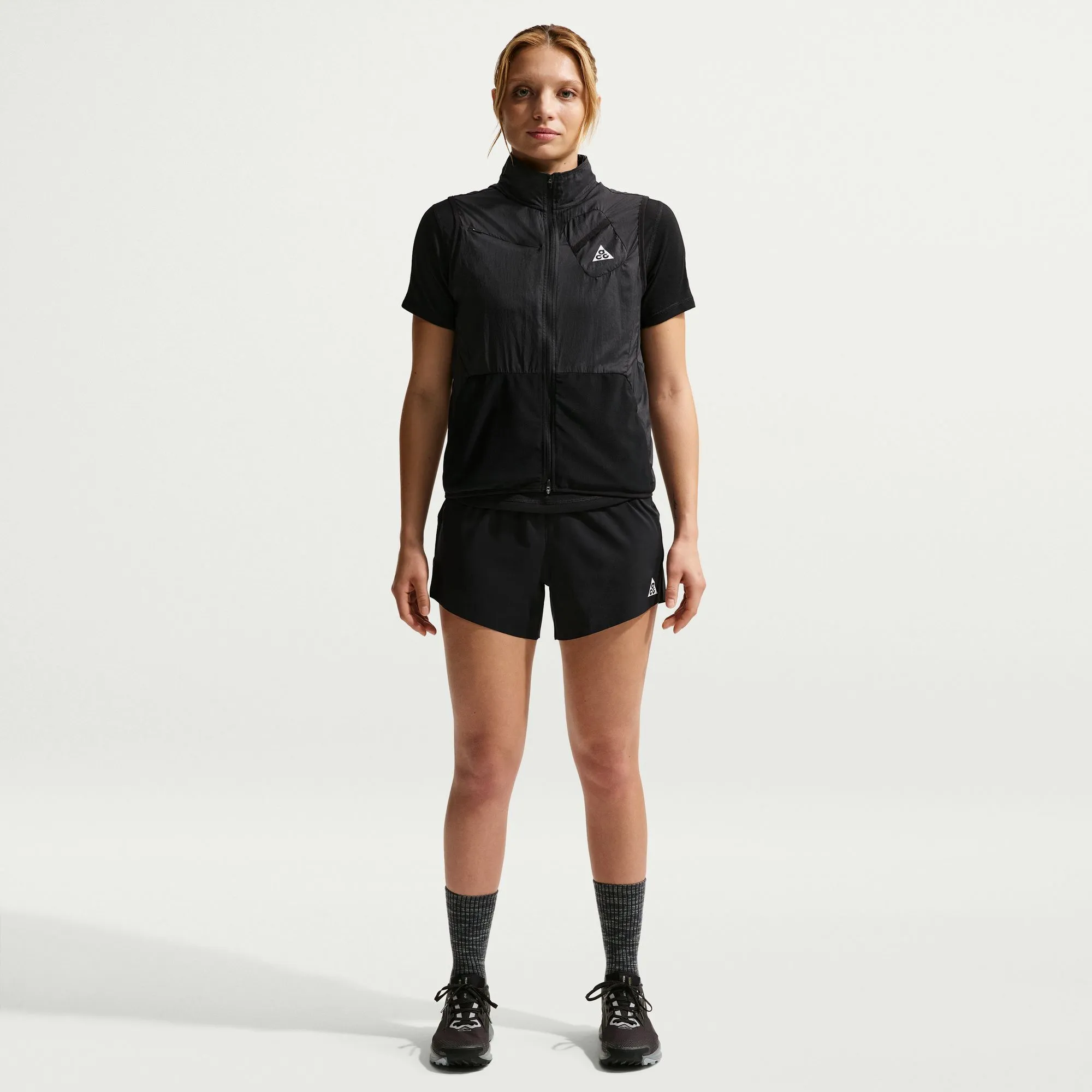 Women s ACG Mid-Rise Brief-Lined Trail Shorts 4 in Black - 2
