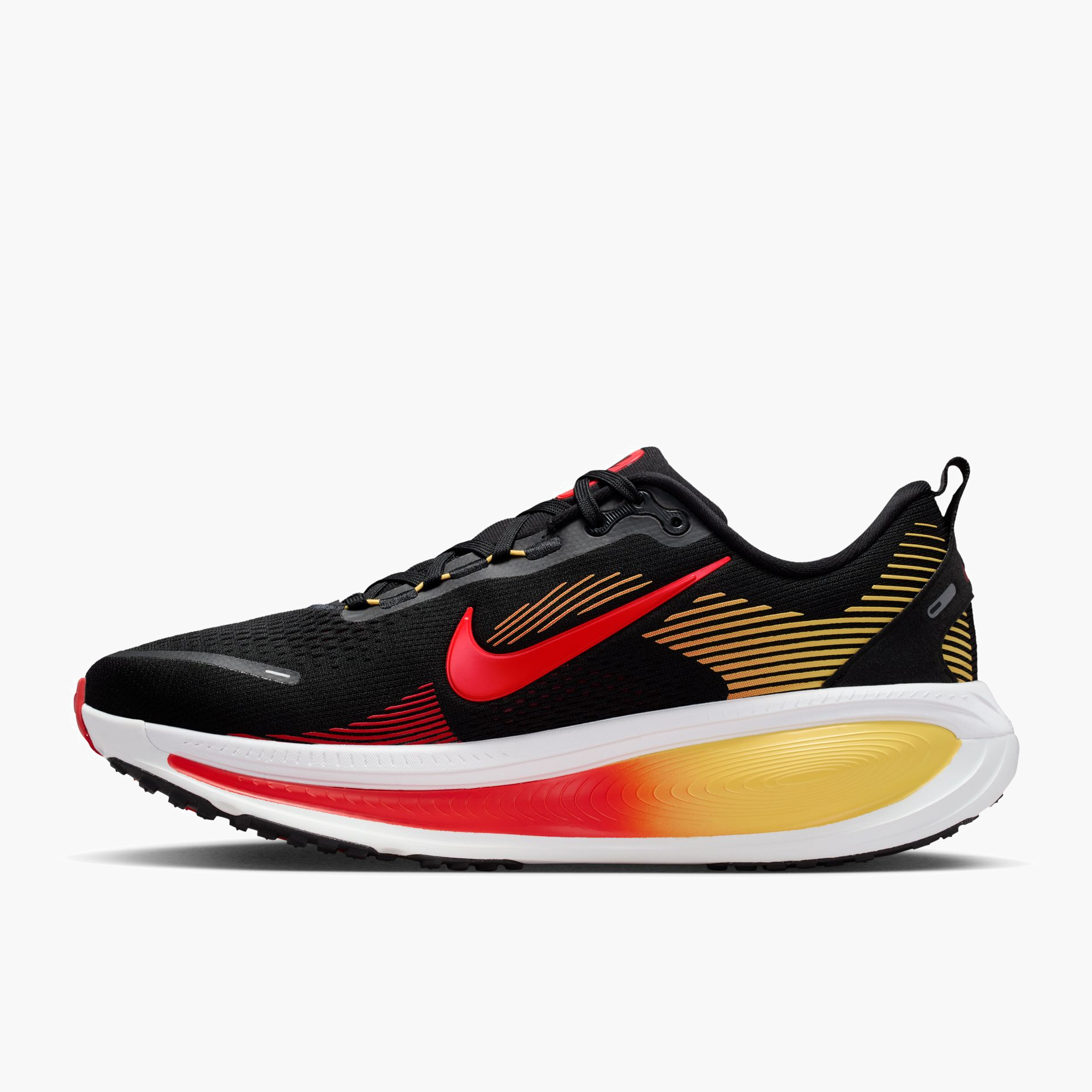 Medial angle shot of Men's Vomero 18 in Black / Bright Crimson-Lt Crimson