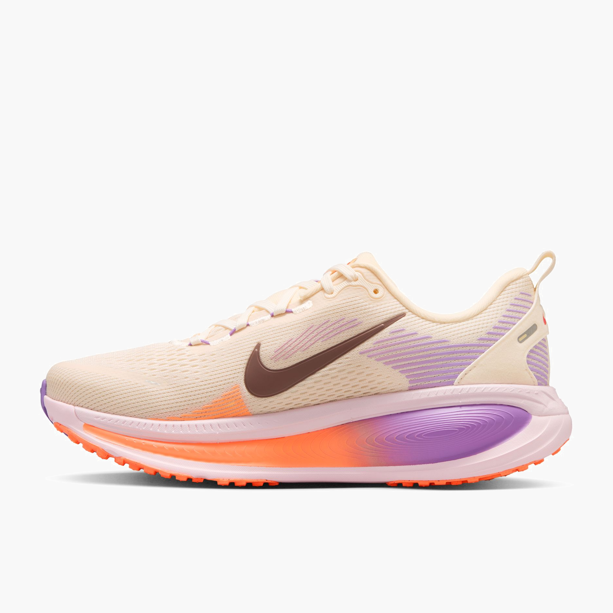 Medial angle shot of Women's Vomero 18 in Chalk / Tattoo-Pink Foam-Bright Violet