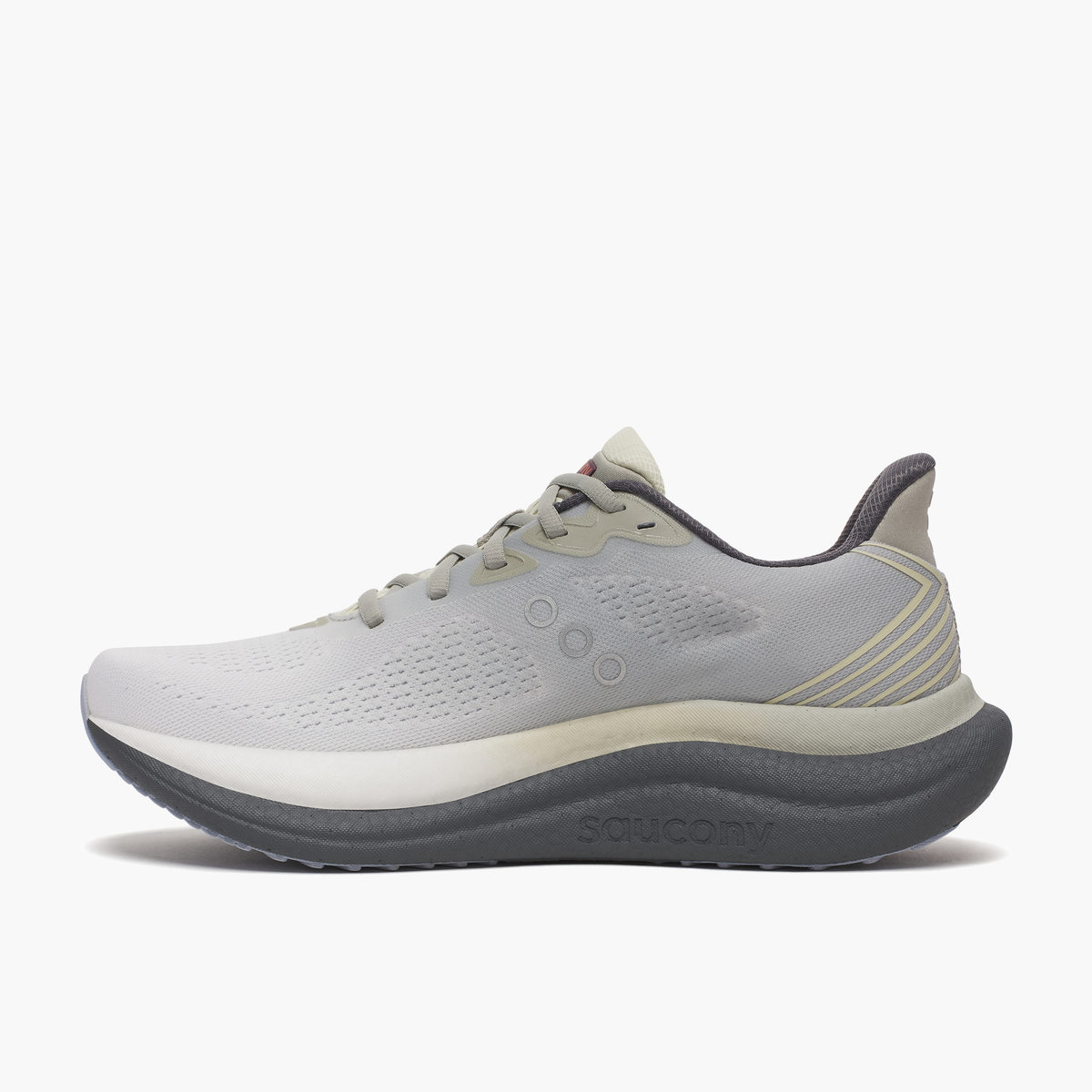 Medial angle shot of Men's Triumph 23 in Grey / Shadow