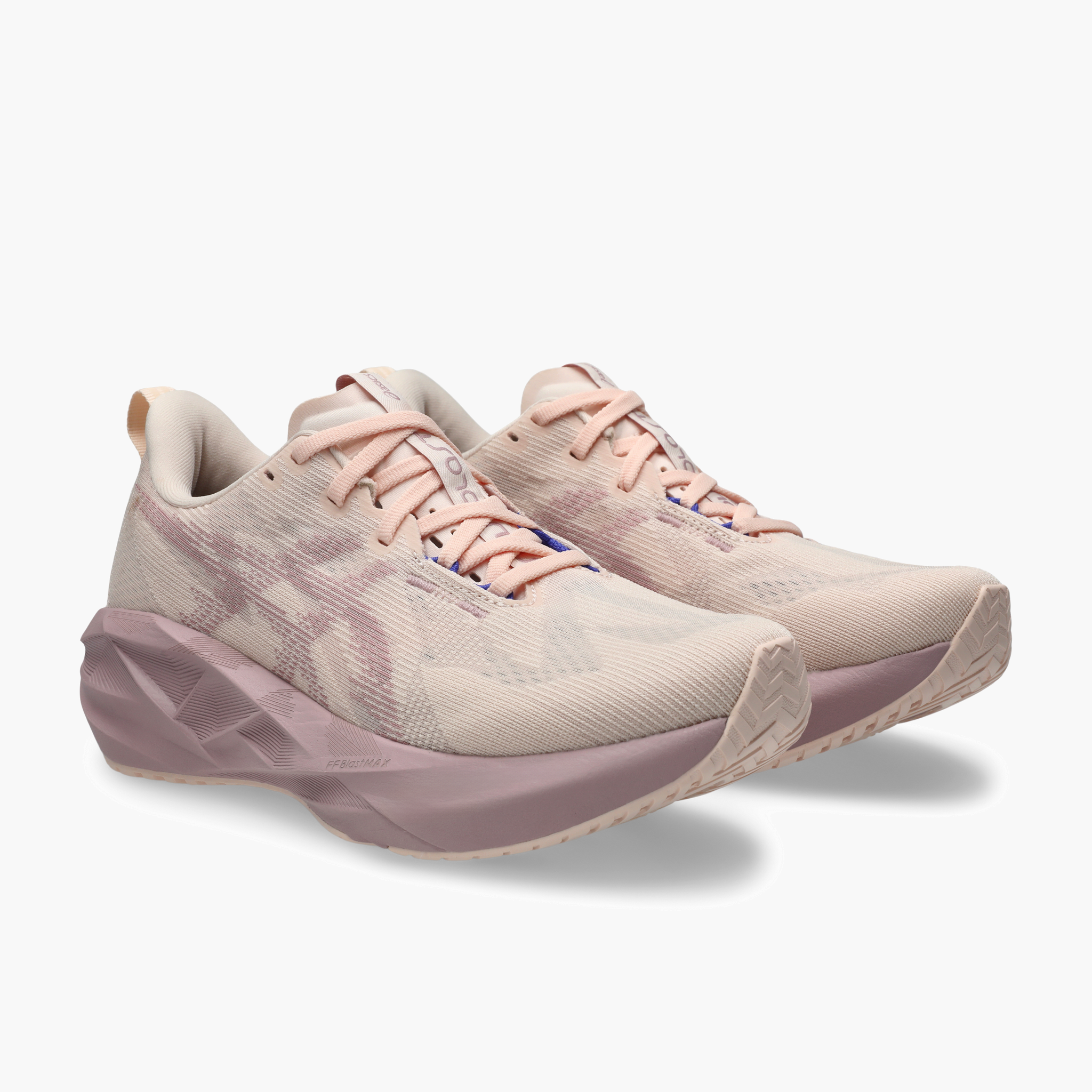 3/4 angle shot of Women's Novablast 5 in Pearl Pink / Morganite
