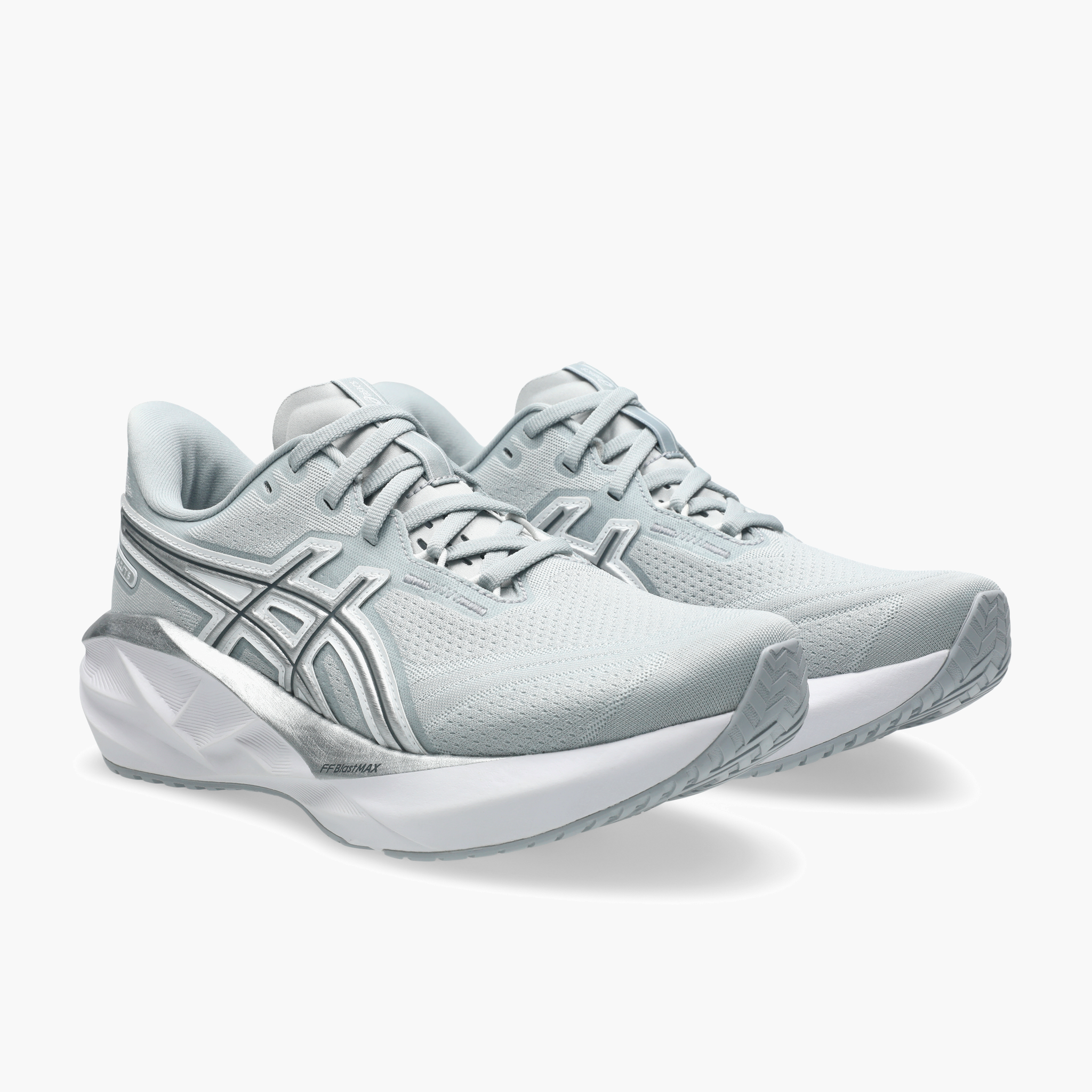 3/4 angle shot of Women's Novablast 5 in Piedmont Grey / Pure Silver