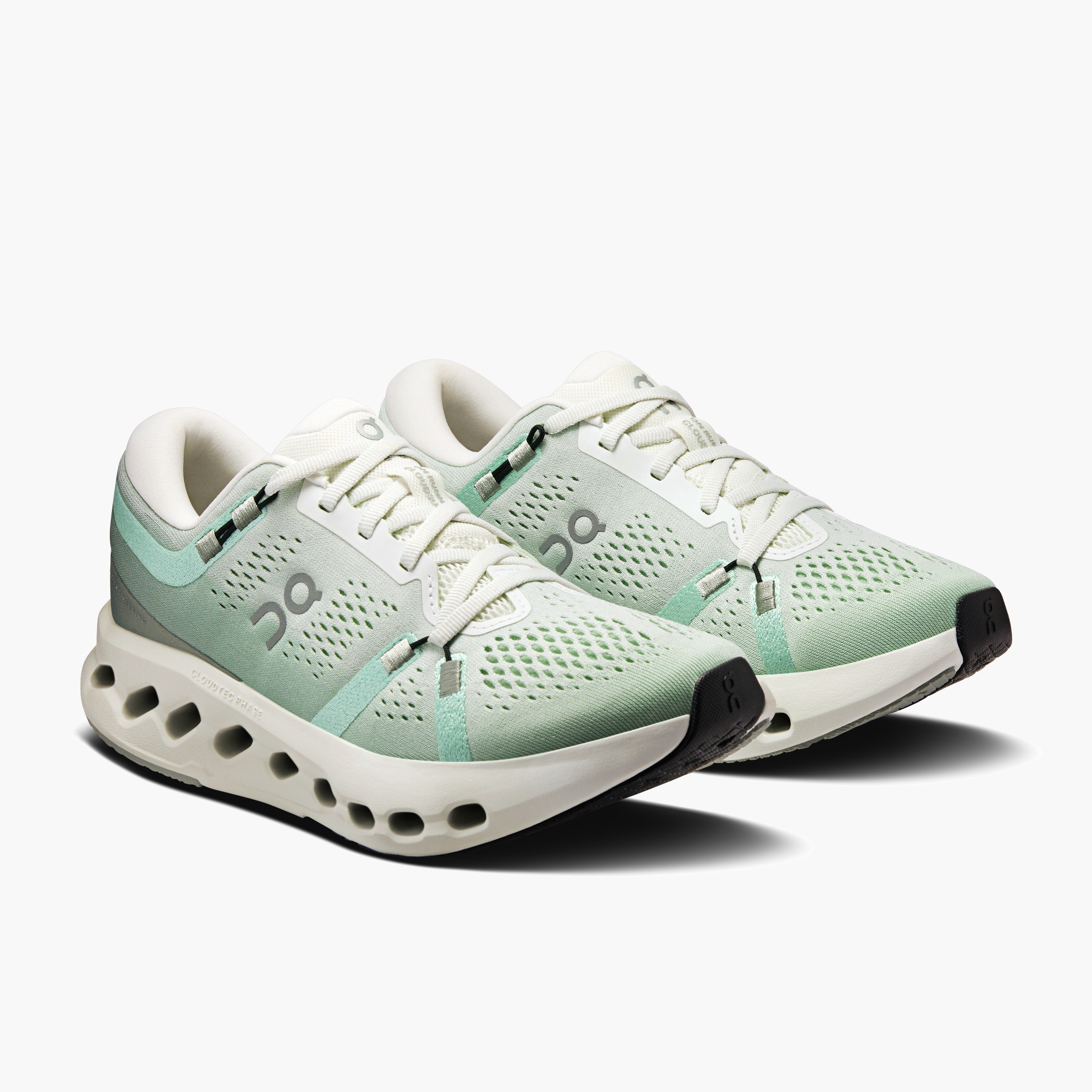3/4 angle shot of Women's Cloudsurfer 2 in Ivory | Creek