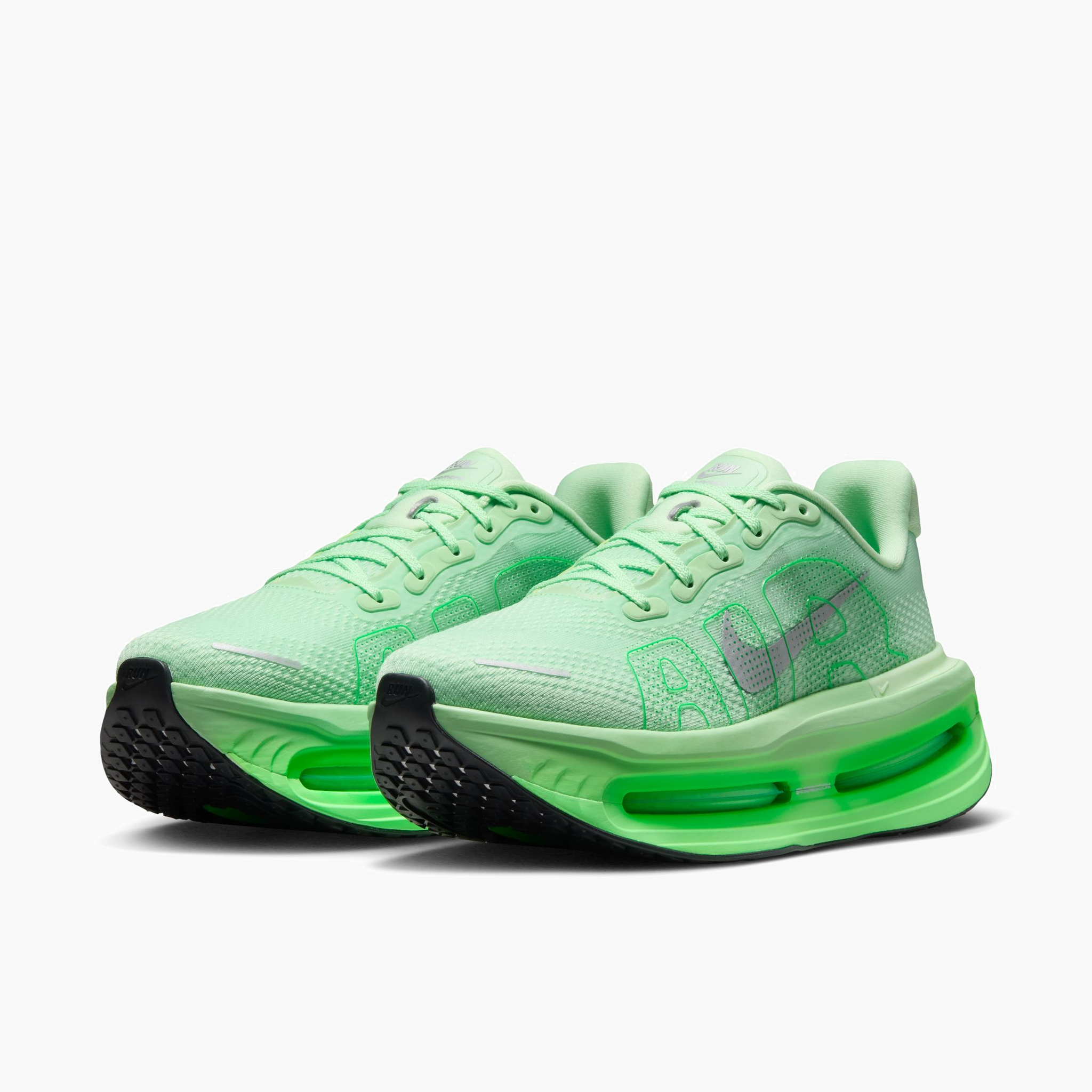 3/4 angle shot of Women's Vomero Premium in Cucumber Calm / Metallic Silver