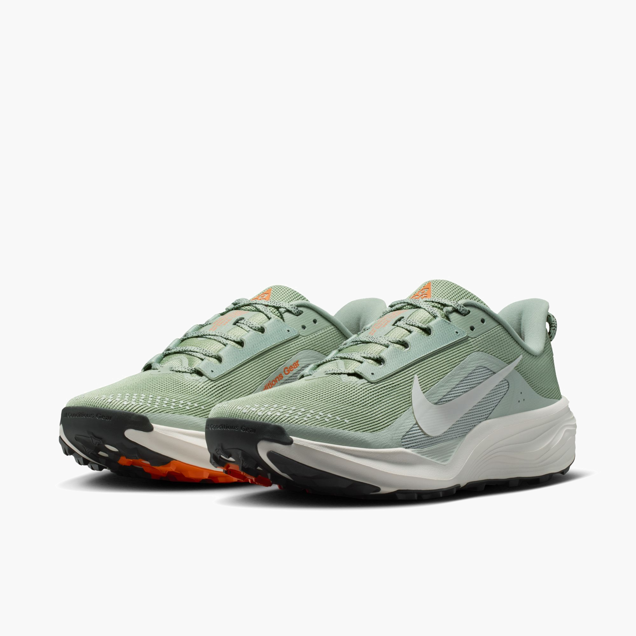 3/4 angle shot of Men's ACG Pegasus in Jade Horizon / Phantom-Light Silver