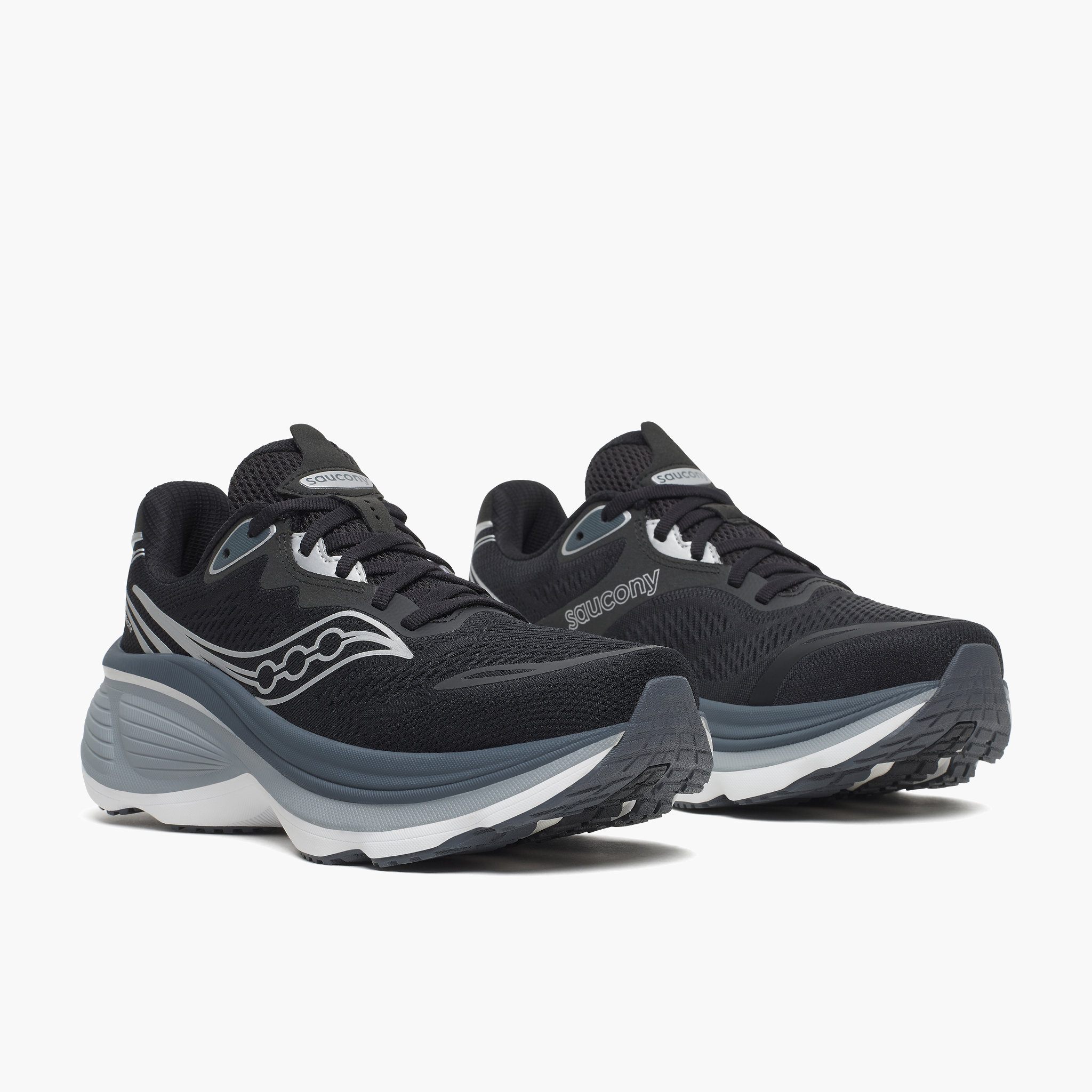 3/4 angle shot of Women's Hurricane 26 in Black / Silver