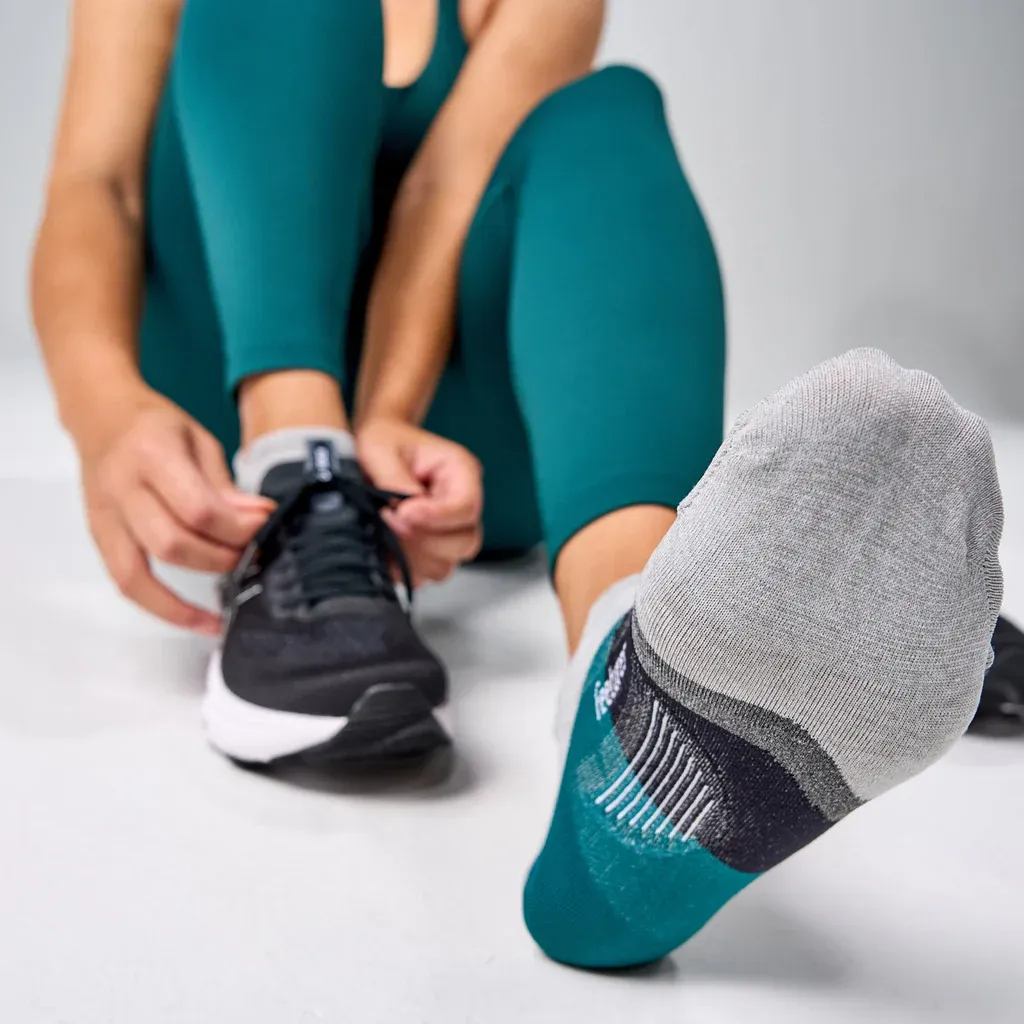 Elite Ultralight No-Show Socks in Stone Ivy - 4