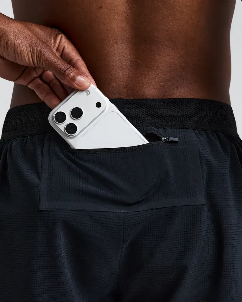 Men s CoolGrid Split Shorts 3 in Black - 4