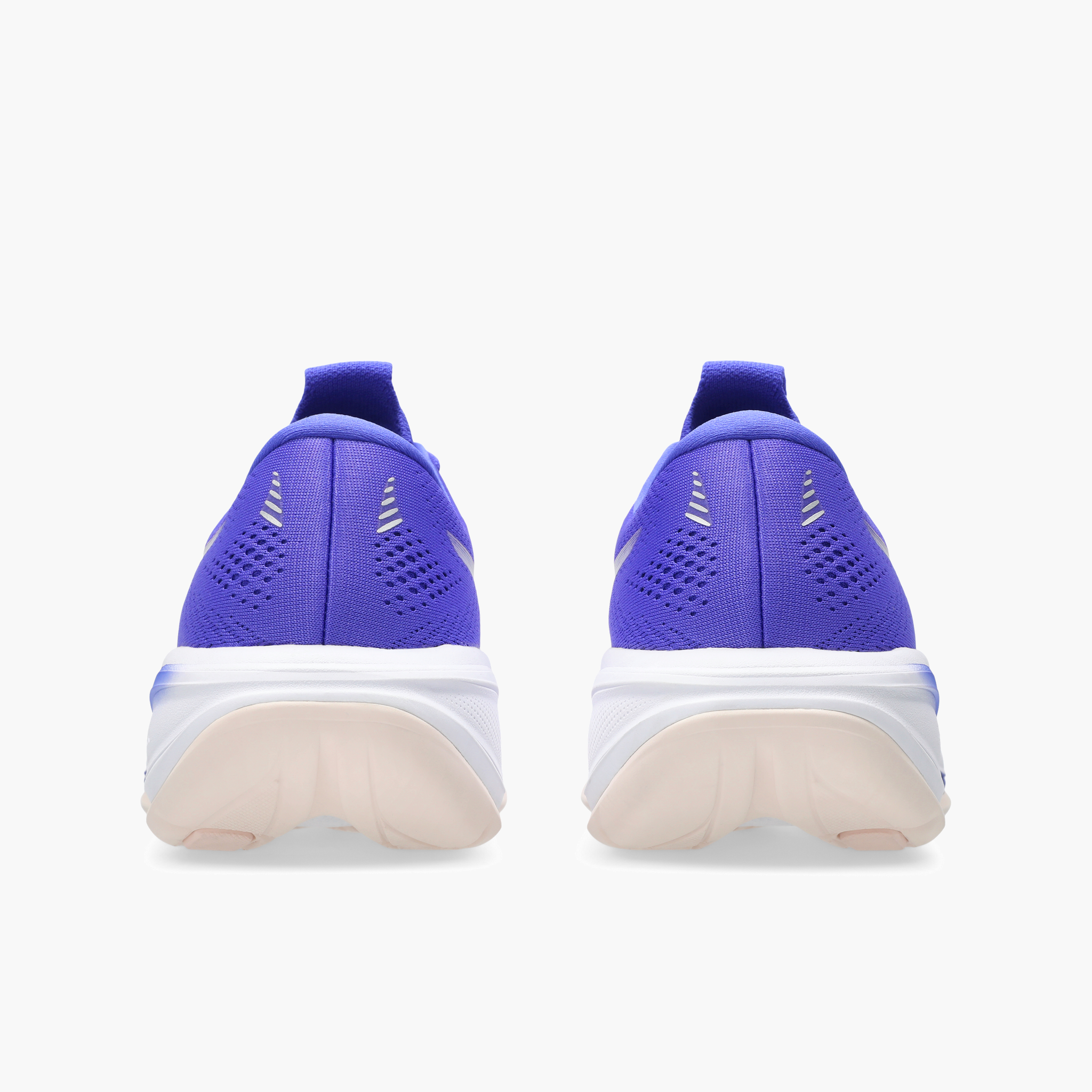 Heel angle shot of Women's Gel-Cumulus 28 in Cobalt Burst / Ivory