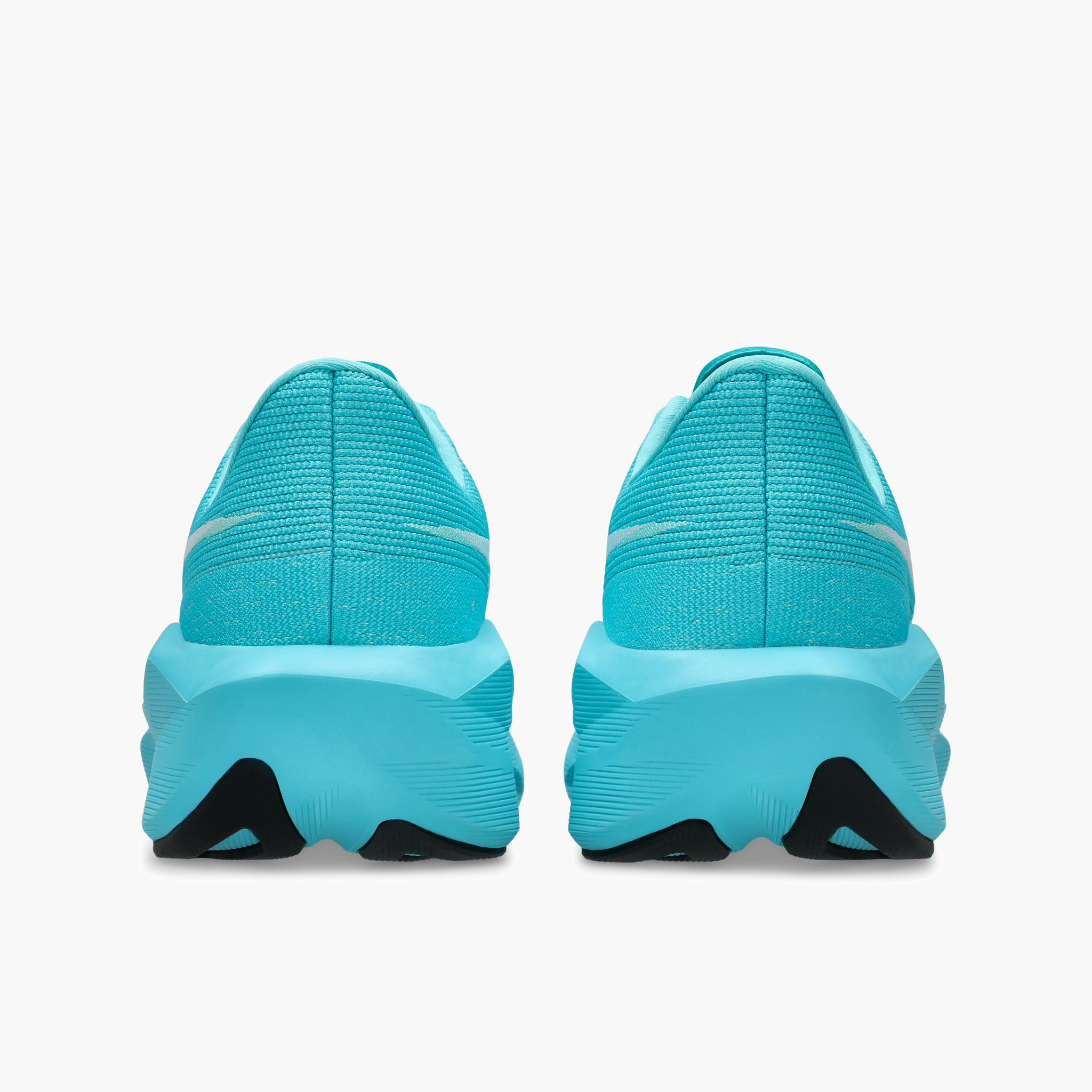 Heel angle shot of Women's Novablast 6 in Energy Aqua / White