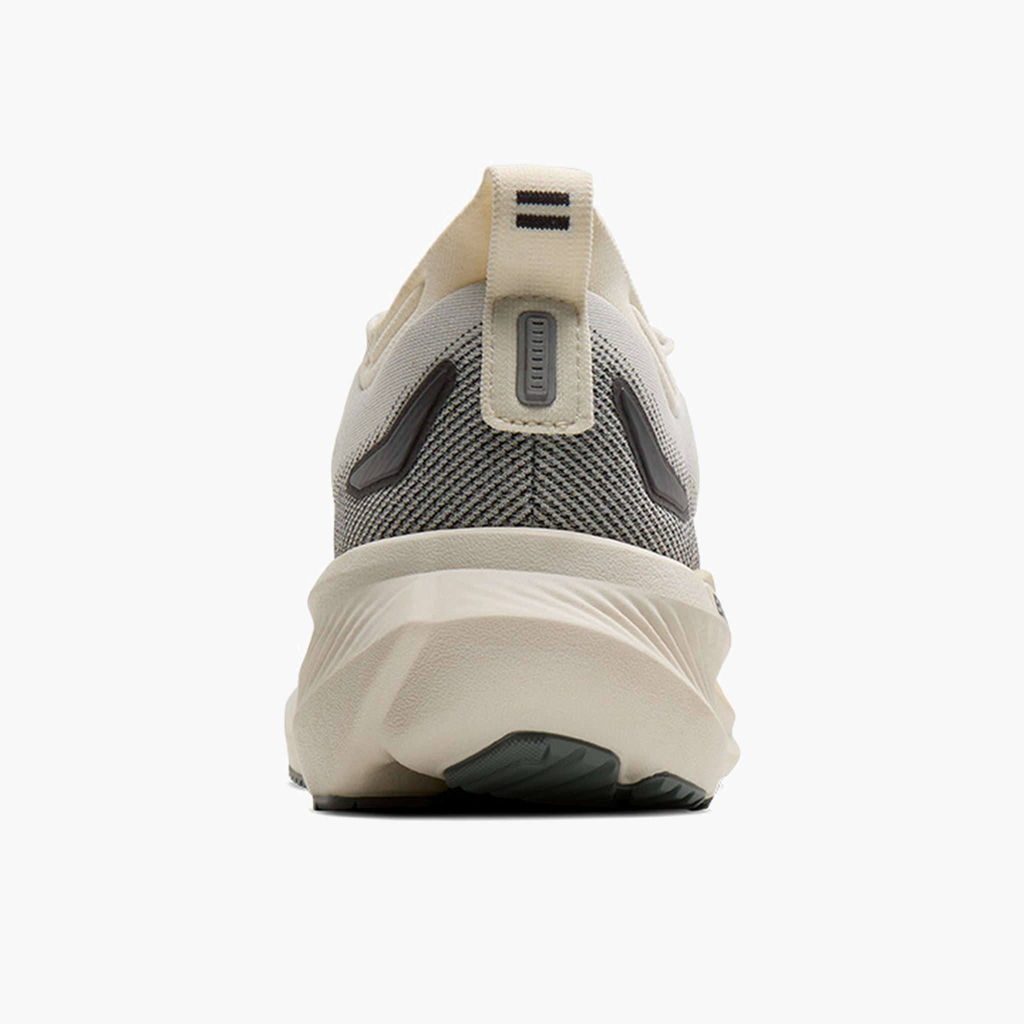 Heel angle shot of Men's Glycerin 23 in Coconut / Bleached Sand / Grey