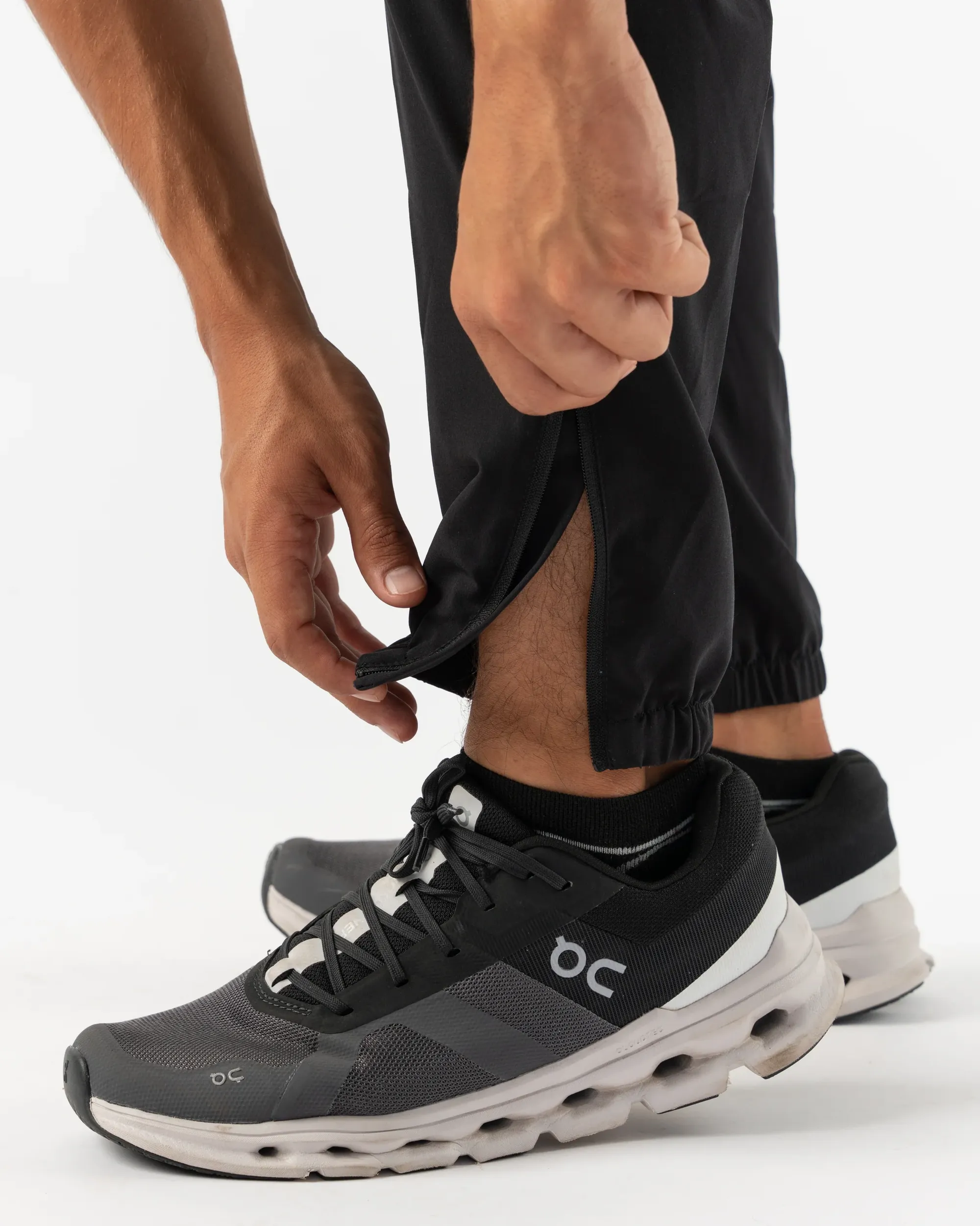 Men s Runner Pants in Black - 6