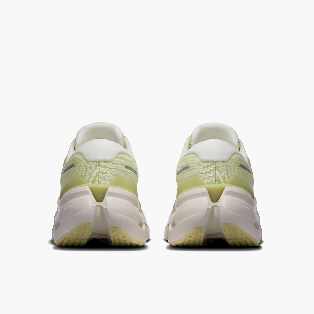 Heel angle shot of Men's Cloudrunner 3 in Linen | Ivory