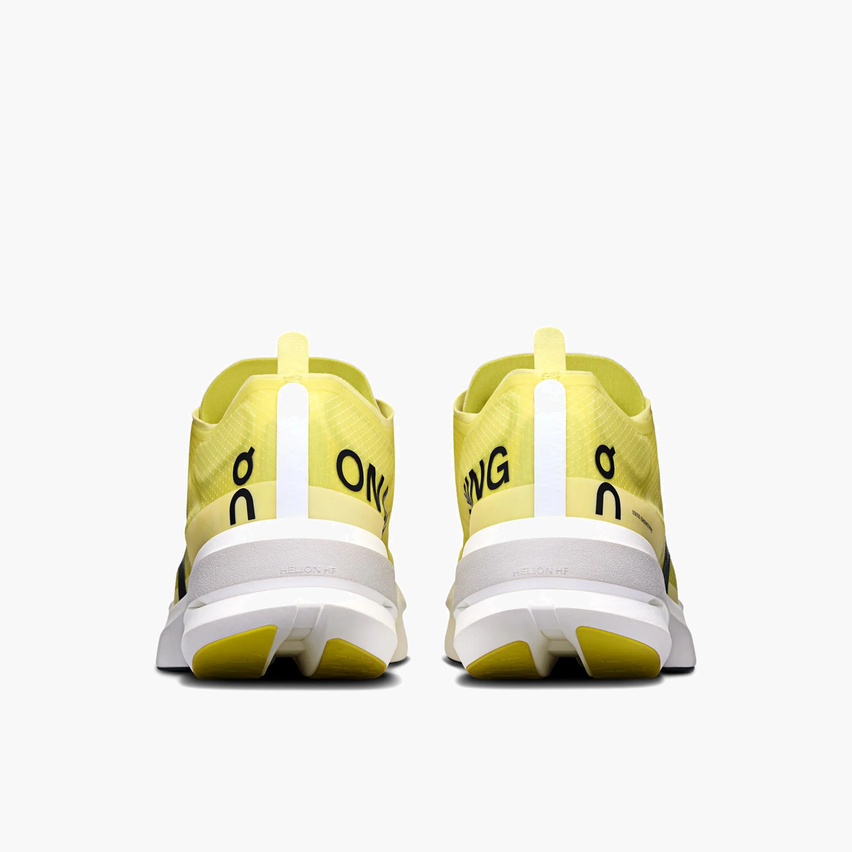 Heel angle shot of Women's Cloudboom Strike in Limelight / Wolf