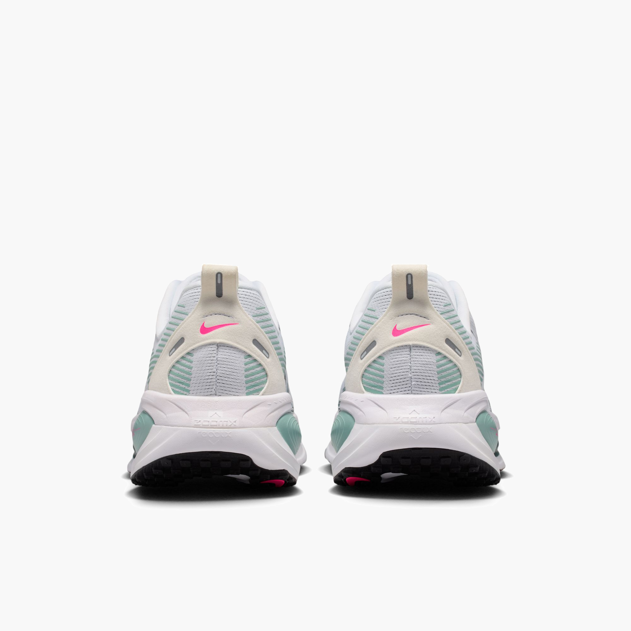 Heel angle shot of Men's Vomero 18 in White / Black-Mineral Slate-Mineral