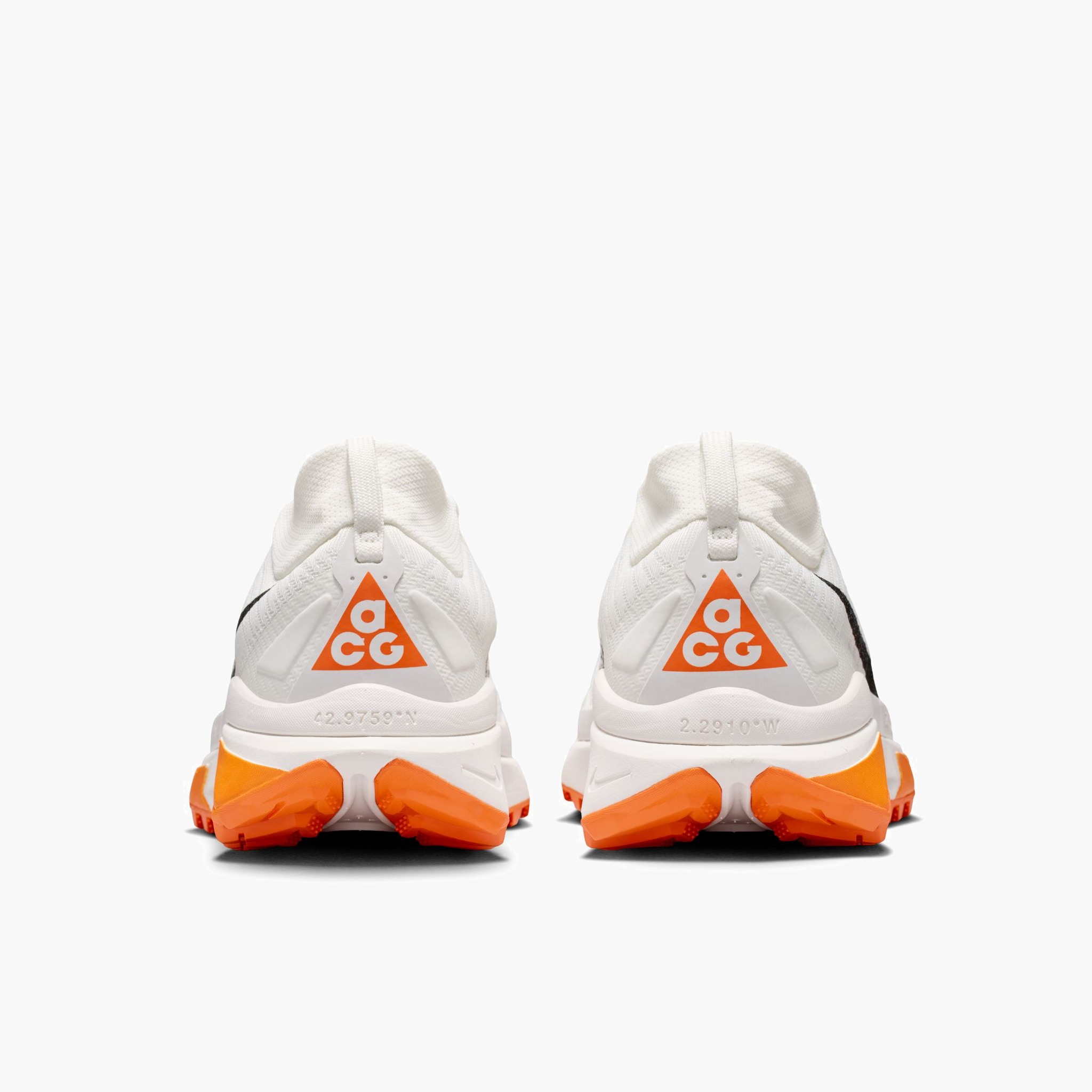 Heel angle shot of Women's ACG Zegama in Summit White / Black-Phantom-Safety Orange