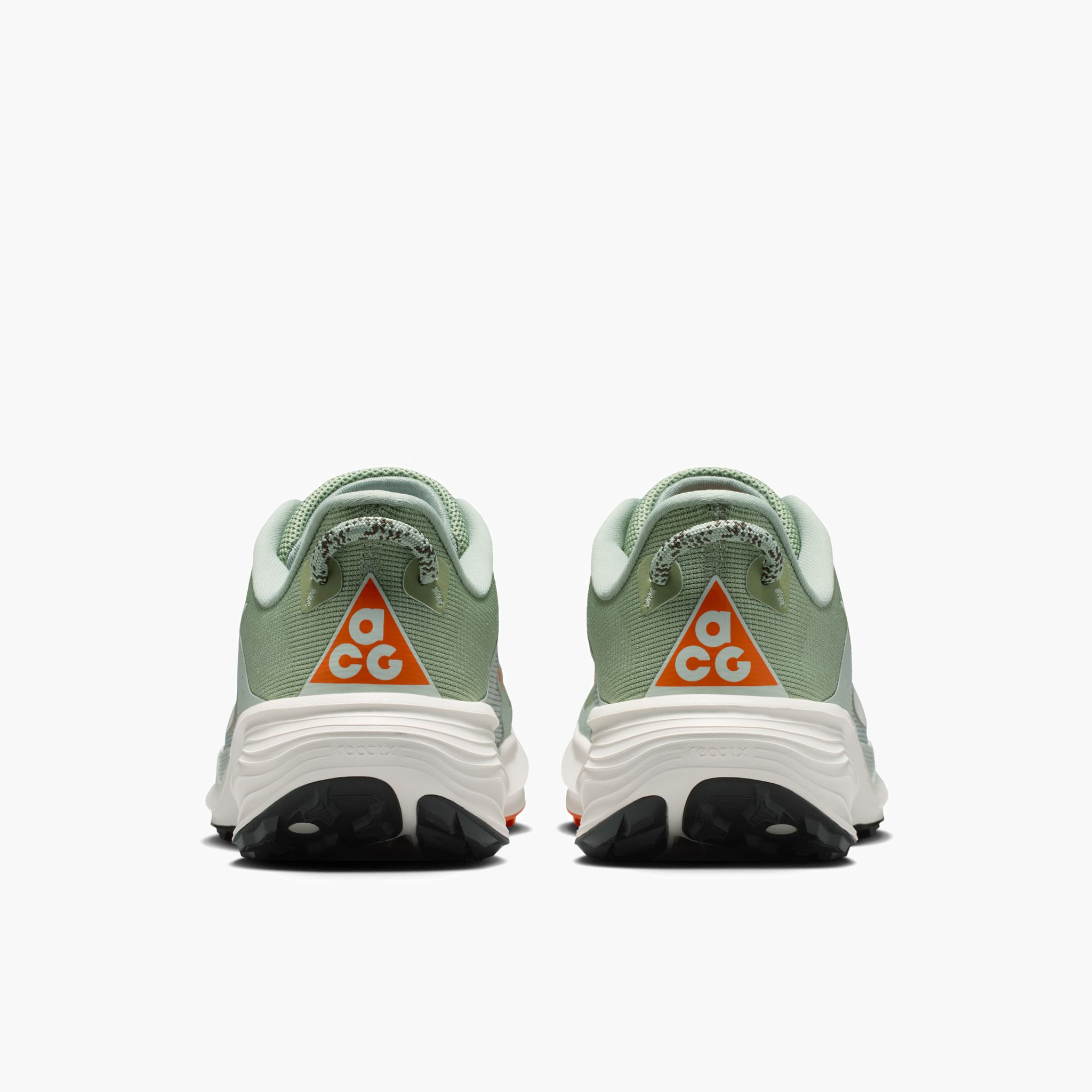 Heel angle shot of Men's ACG Pegasus in Jade Horizon / Phantom-Light Silver