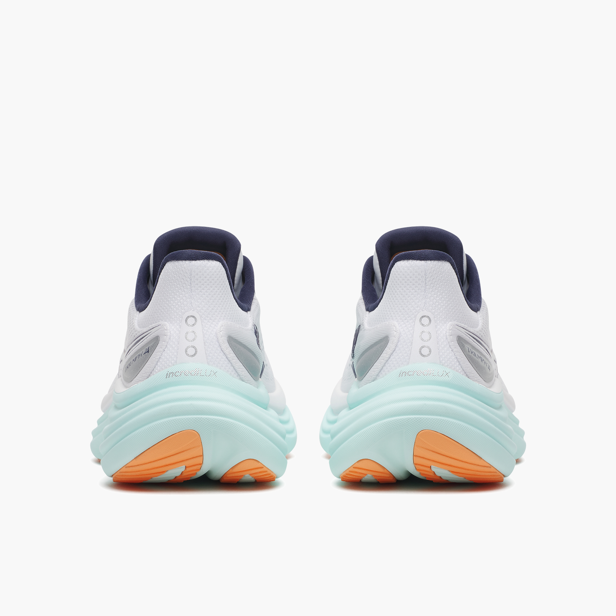 Heel angle shot of Women's Triumph 24 in White / Spa