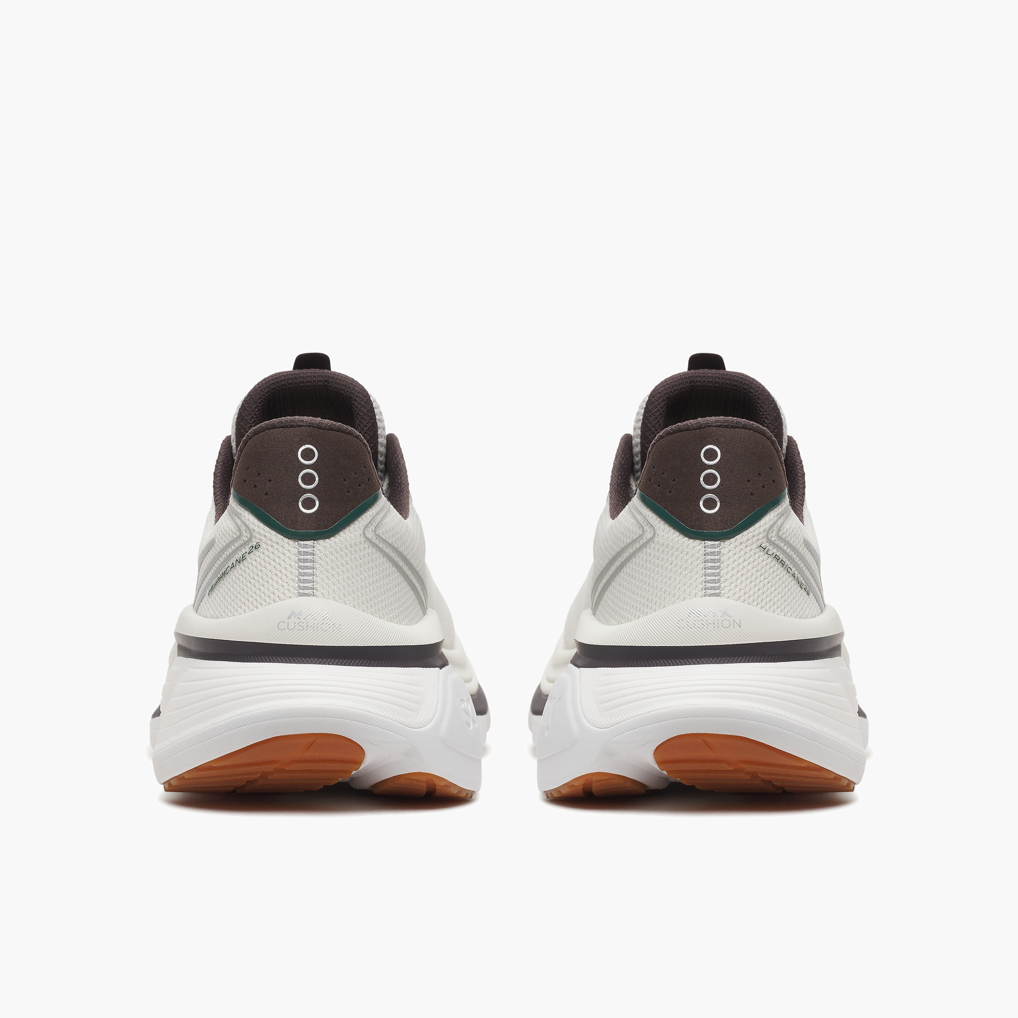 Heel angle shot of Men's Hurricane 26 in Quartz / Torte
