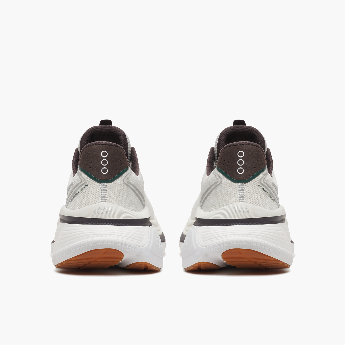 Heel angle shot of Men's Hurricane 26 in Quartz / Torte