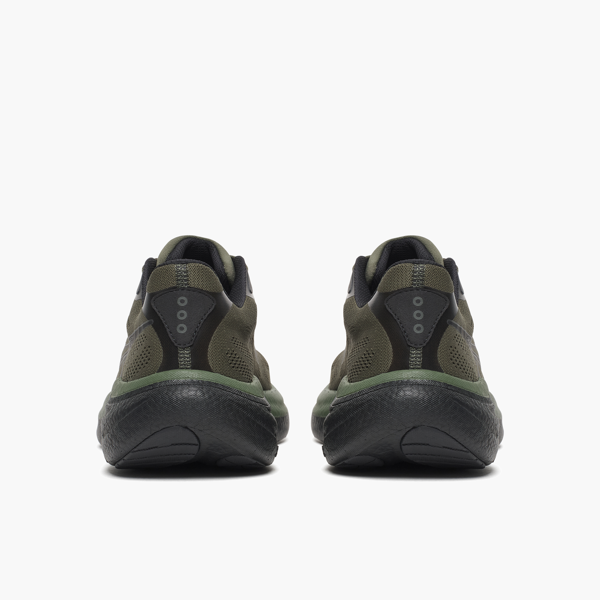 Heel angle shot of Men's Ride 19 in Fatigue / Blac