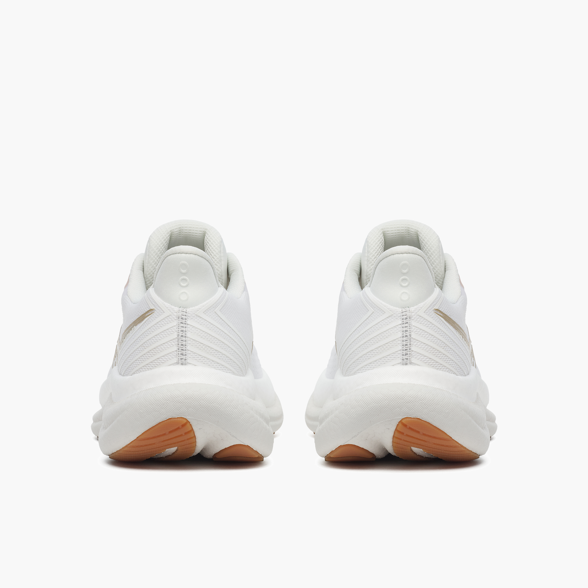 Heel angle shot of Women's Triumph 23 in White / Artic