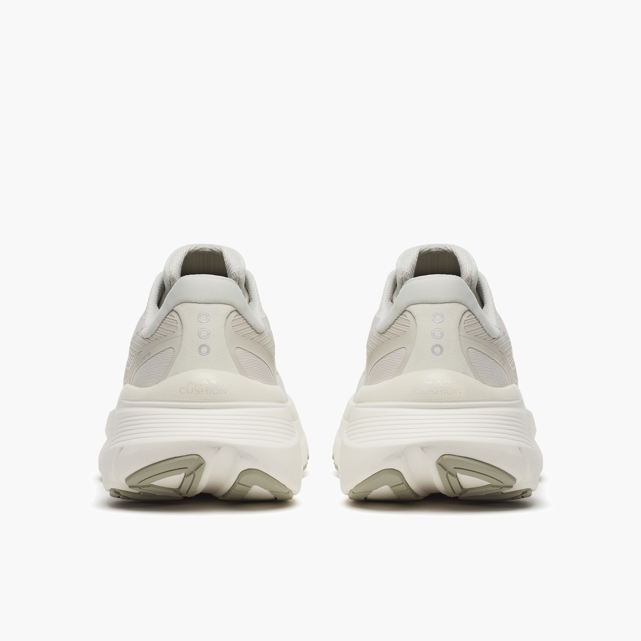 Heel angle shot of Women's Guide 19 in Birch
