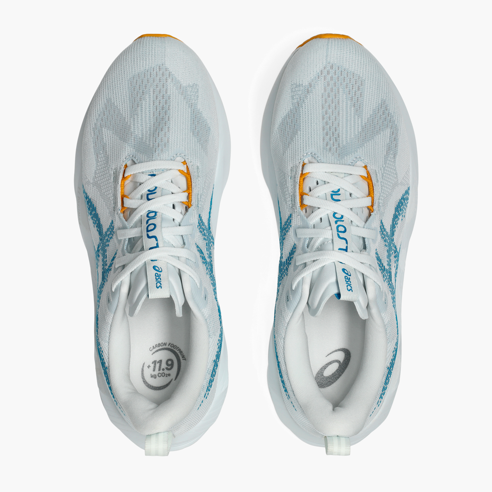 Overhead angle shot of Men's Novablast 5 in Arctic Blue / Aegean Blue
