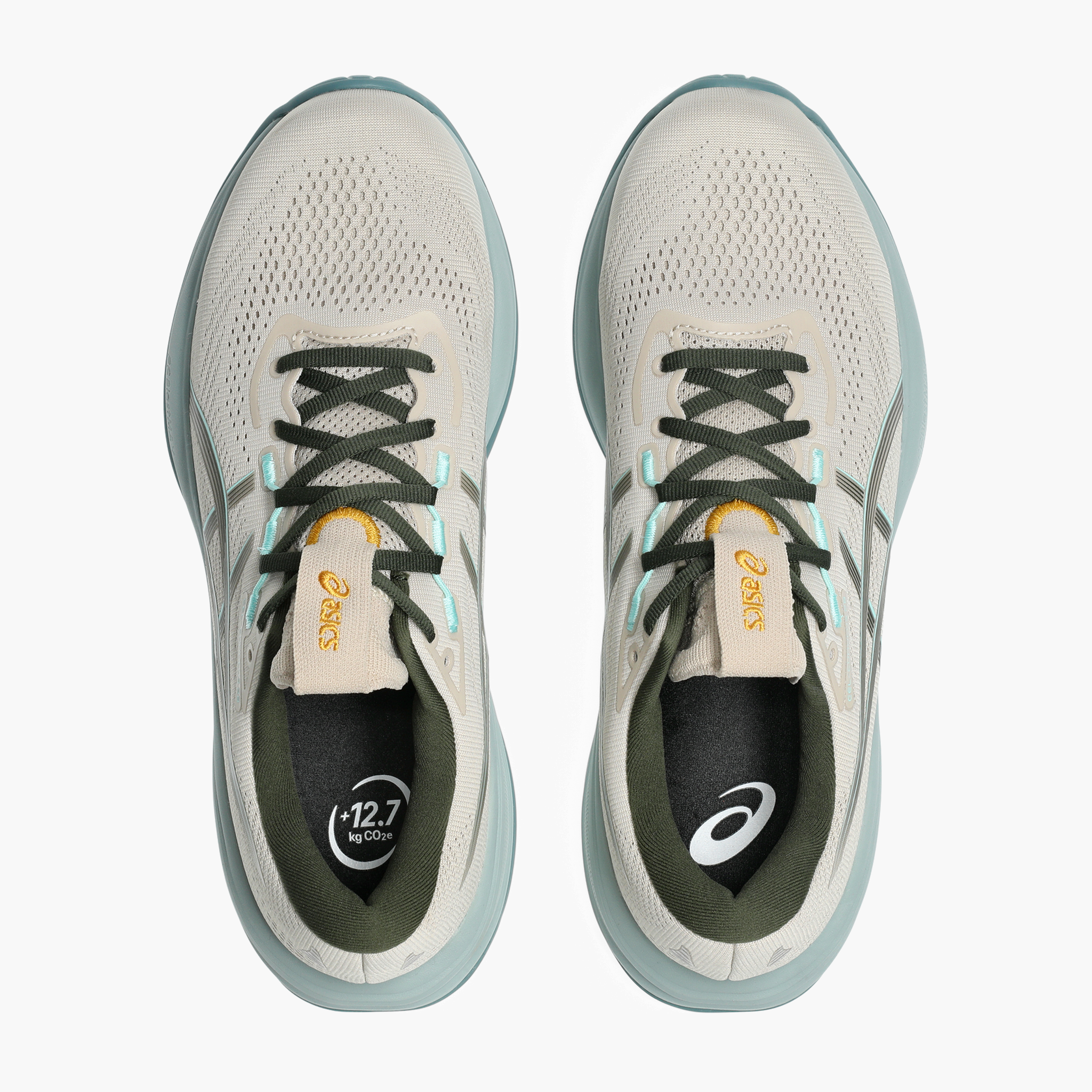 Overhead angle shot of Men's Gel-Cumulus 28 in Simply Taupe / Vintage Khaki