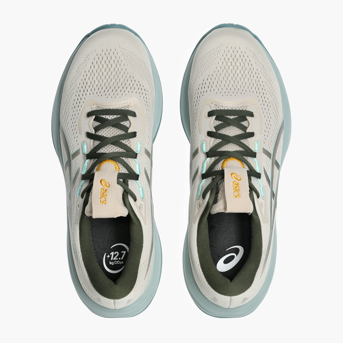 Overhead angle shot of Men's Gel-Cumulus 28 in Simply Taupe / Vintage Khaki