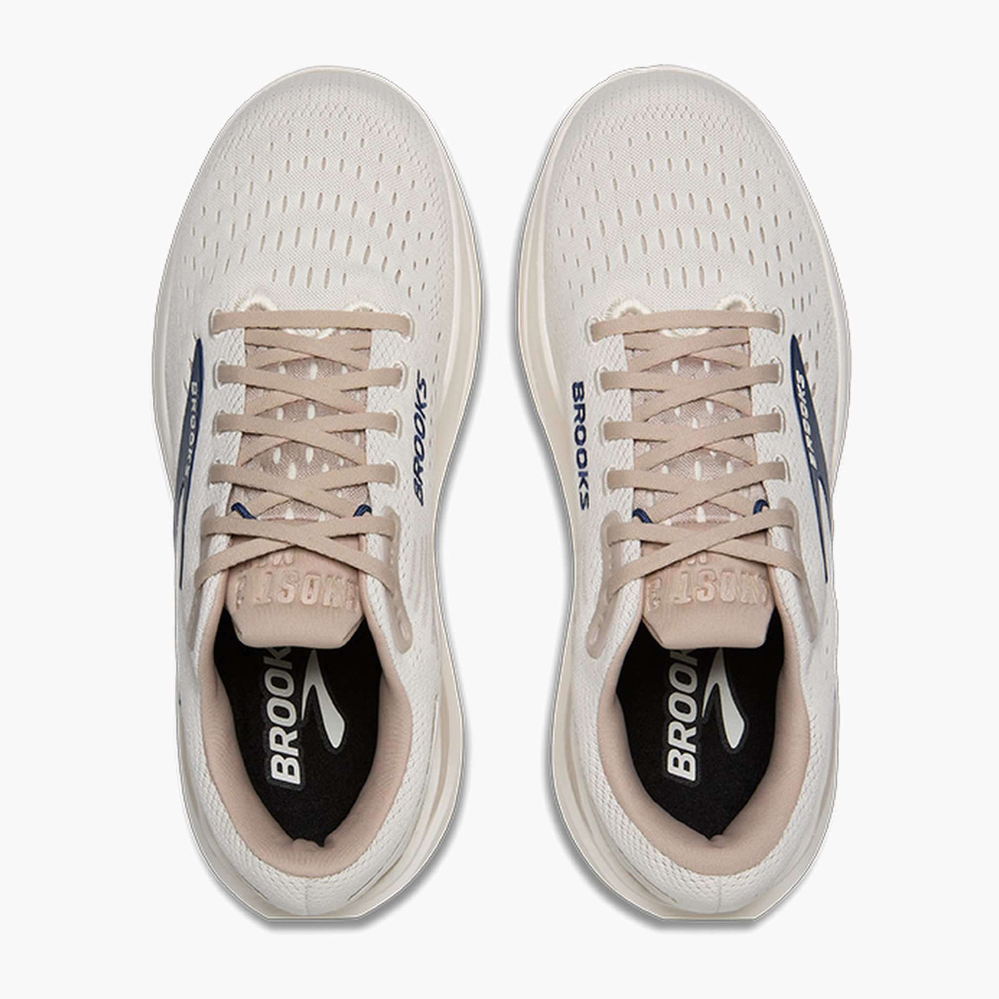 Overhead angle shot of Men's Ghost Max 3 in Coconut / Chateau / Navy