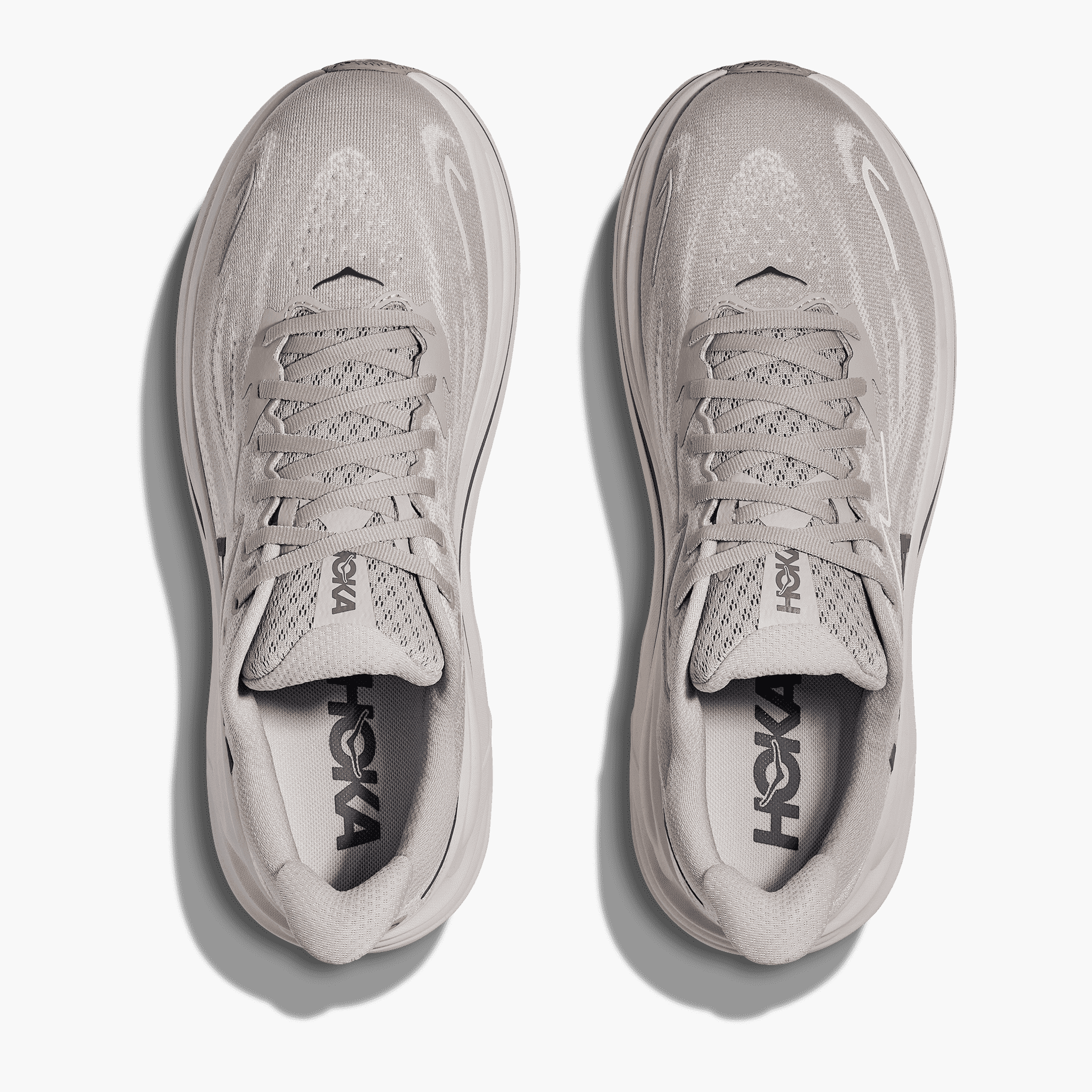 Overhead angle shot of Men's Clifton 10 in Putty / Grout