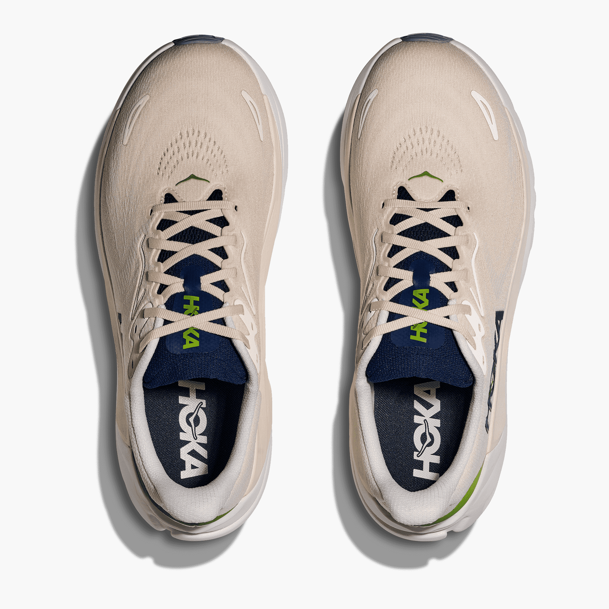 Overhead angle shot of Men's Arahi 8 in Alabaster / Birch