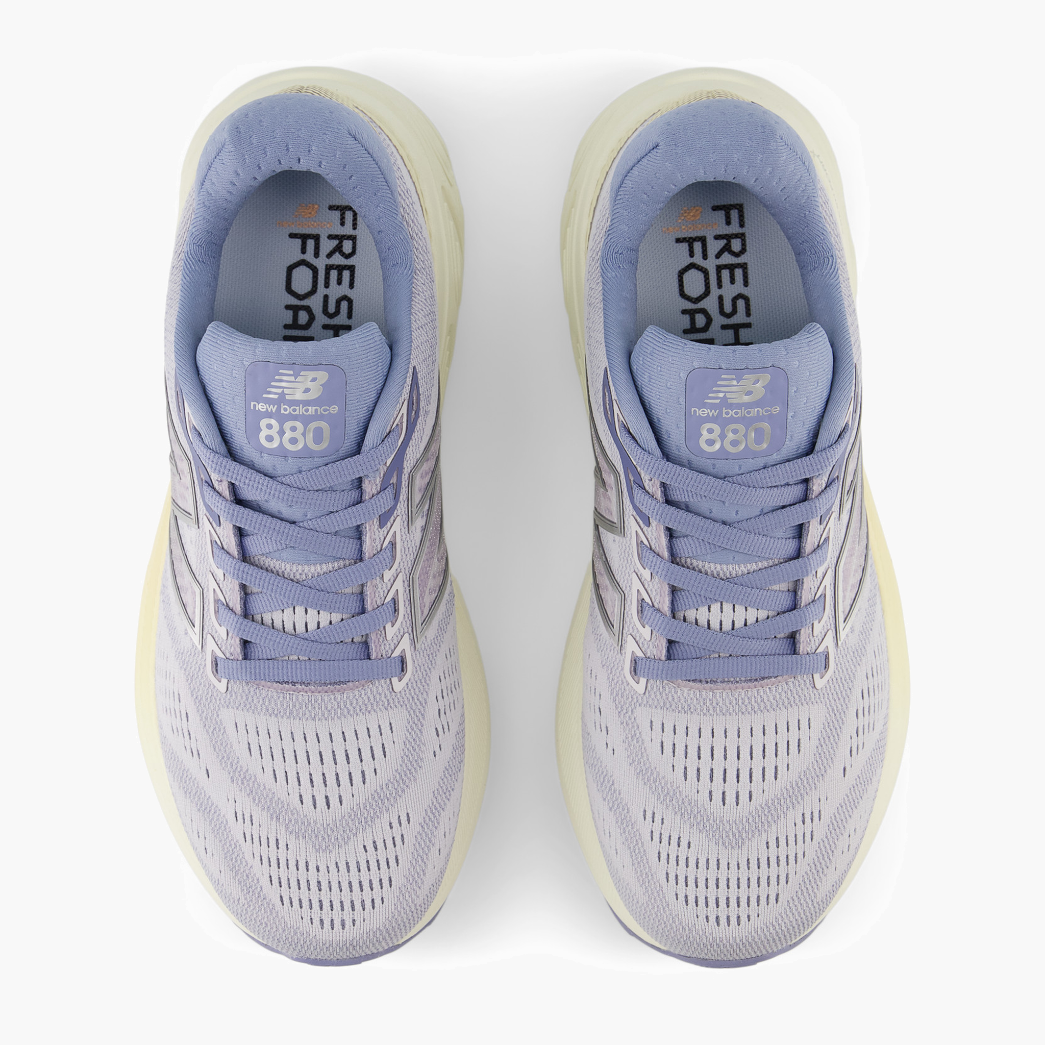 Overhead angle shot of Women's 880 v15 in Pearl Grey