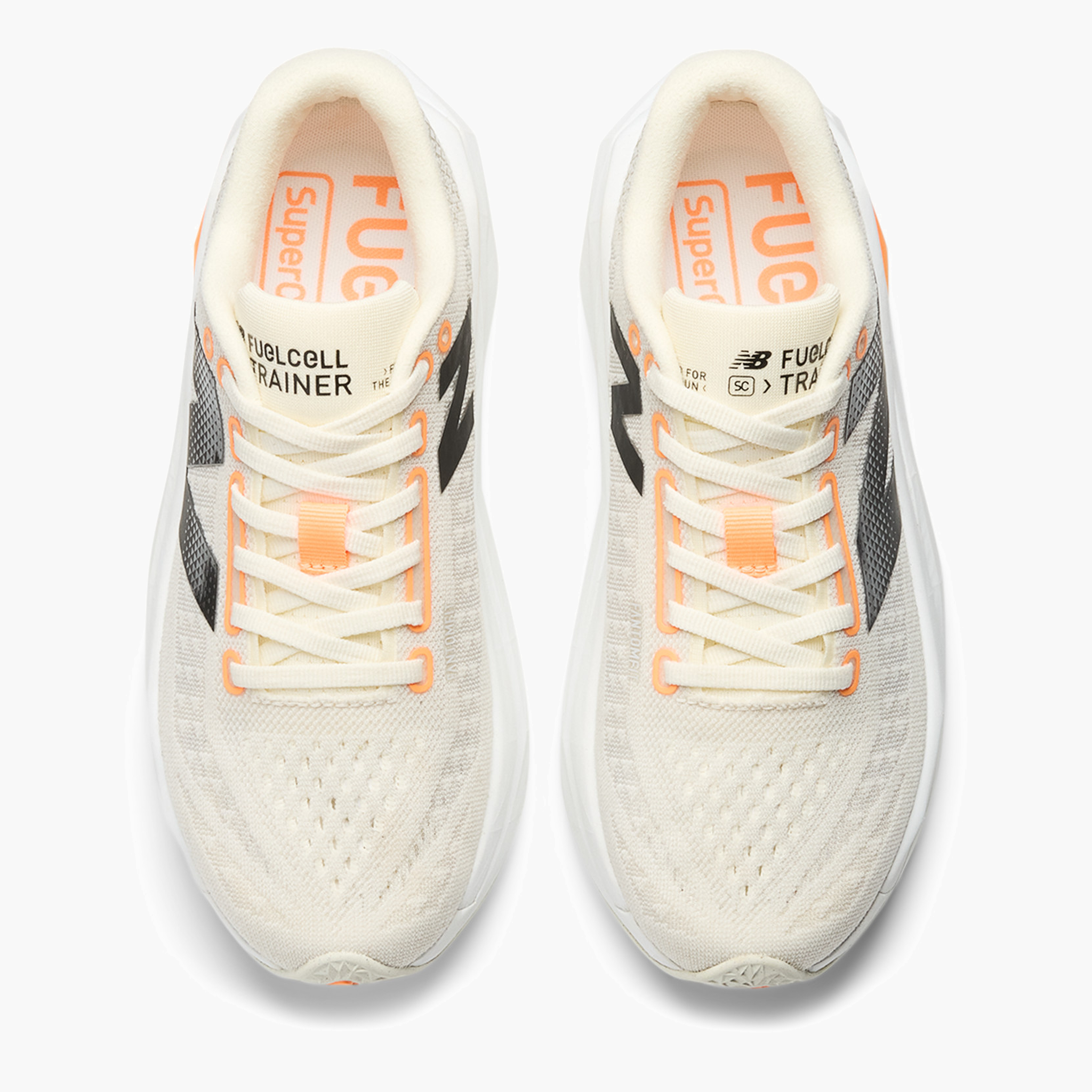 Overhead angle shot of Women's Supercomp Trainer v3 in Angora