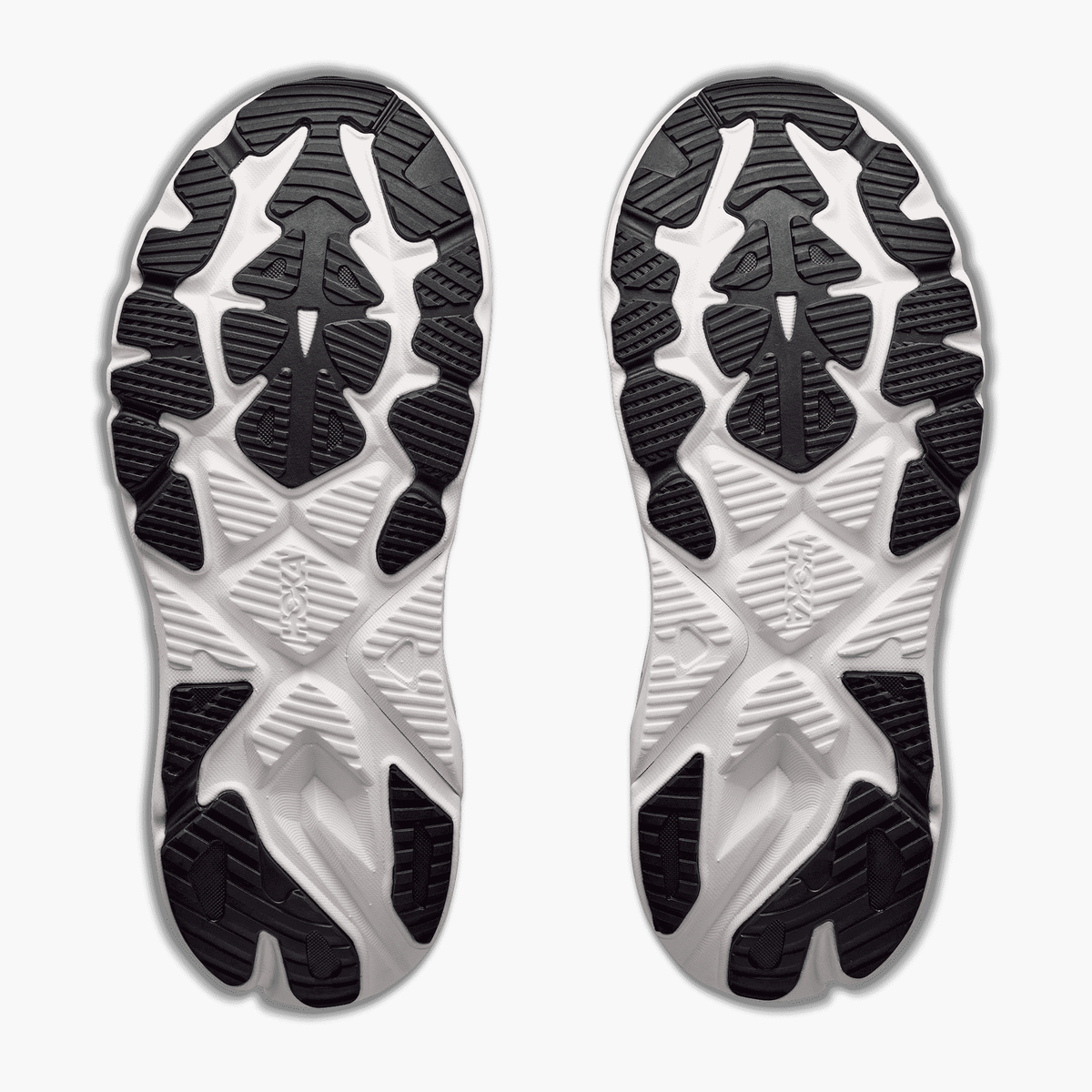 Sole angle shot of Men's Arahi 9 in Black / White