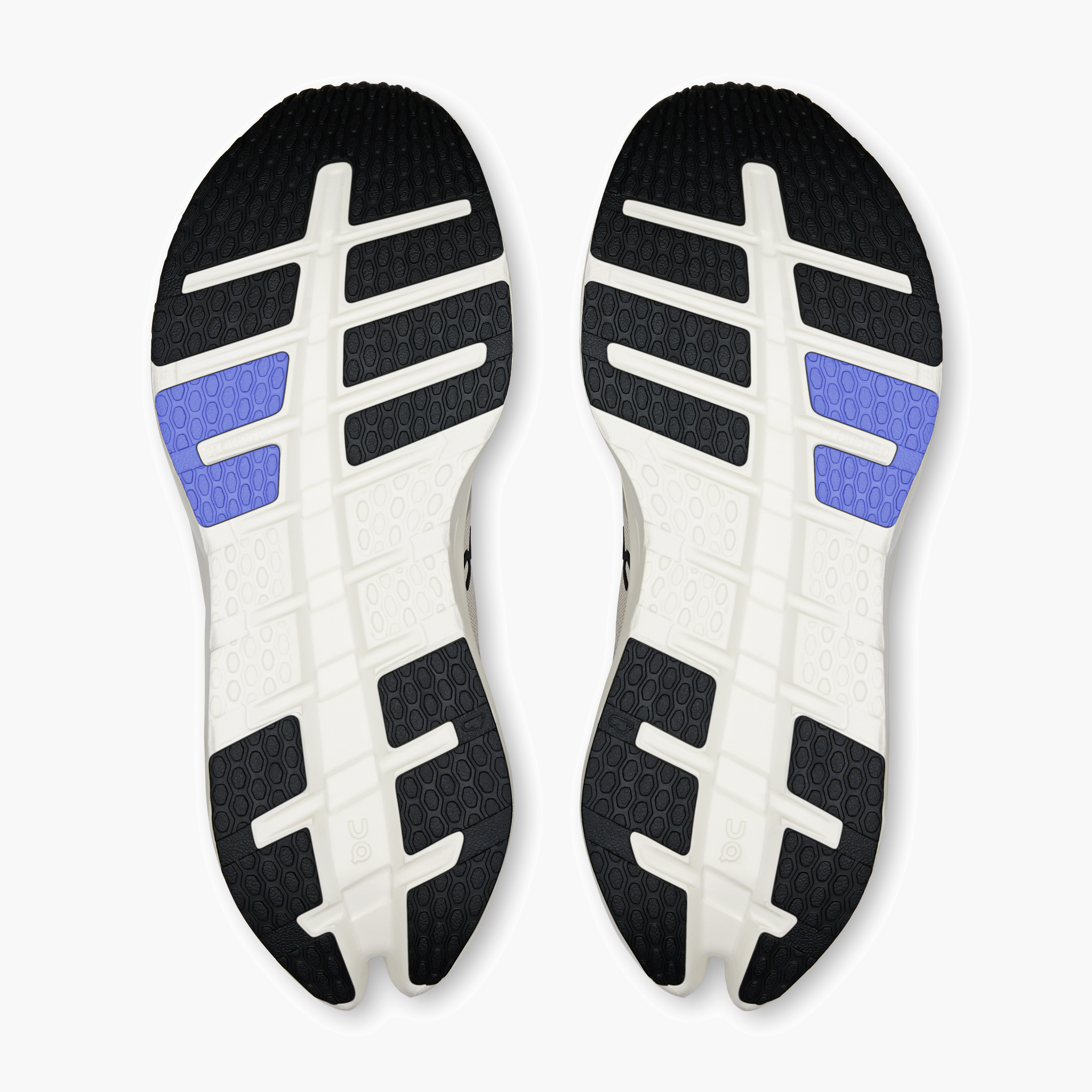 Sole angle shot of Women's Cloudrunner 3 in Pearl | Sailor